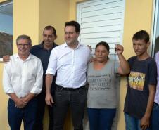42 famílias de Novo Itacolomi recebem moradias gratuitas