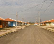 Casas populares são entregues a famílias do Norte Pioneiro