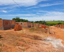 Obras de 36 casas populares avançam em Itaguajé