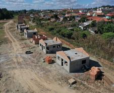 Novas casas em Rio Azul vão atender famílias com renda de até três salários mínimos