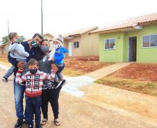 36 famílias em situação de vulnerabilidade social recebem novas casas em Itaguajé