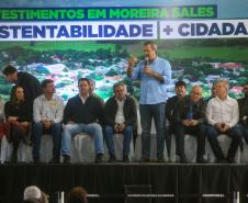 Governador entrega títulos de regularização fundiária a 52 famílias de Moreira Sales