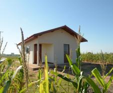 Representantes da Cohapar e do Banco do Brasil assinaram nesta terça-feira (1), em Curitiba, um protocolo de intenções para a construção de casas voltadas ao atendimento de produtores rurais beneficiários do Programa Nacional de Fortalecimento da Agricultura Familiar (PRONAF).