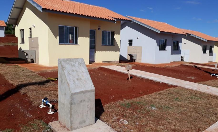Projeto de casas populares da Cohapar é concluído em Barbosa Ferraz