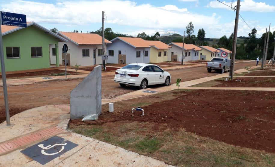 Projeto de casas populares da Cohapar é concluído em Barbosa Ferraz