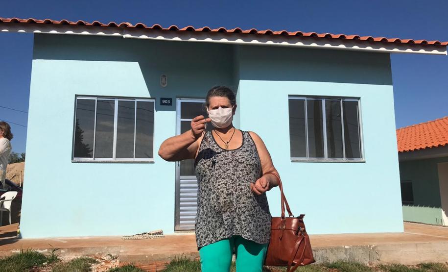 Casas populares são entregues de graça a famílias de Quedas do Iguaçu