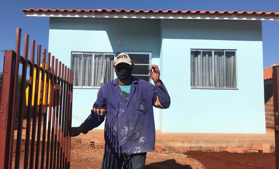Casas populares são entregues de graça a famílias de Quedas do Iguaçu