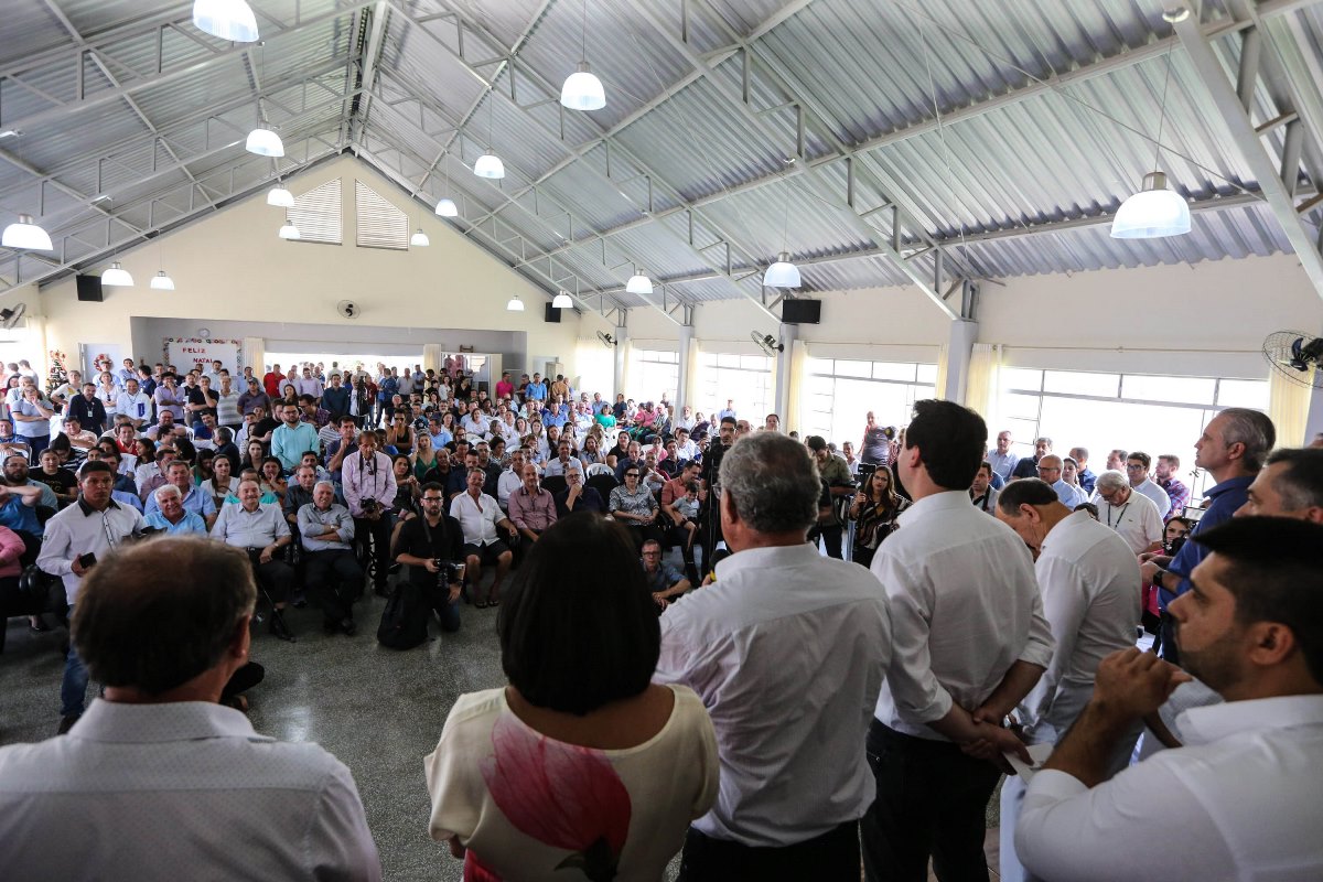 Governo lança programa para reduzir favelas no Paraná