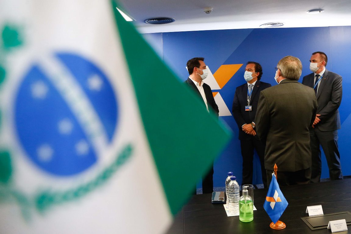 Convênio entre Estado e Caixa facilita acesso à casa própria para 30 mil famílias