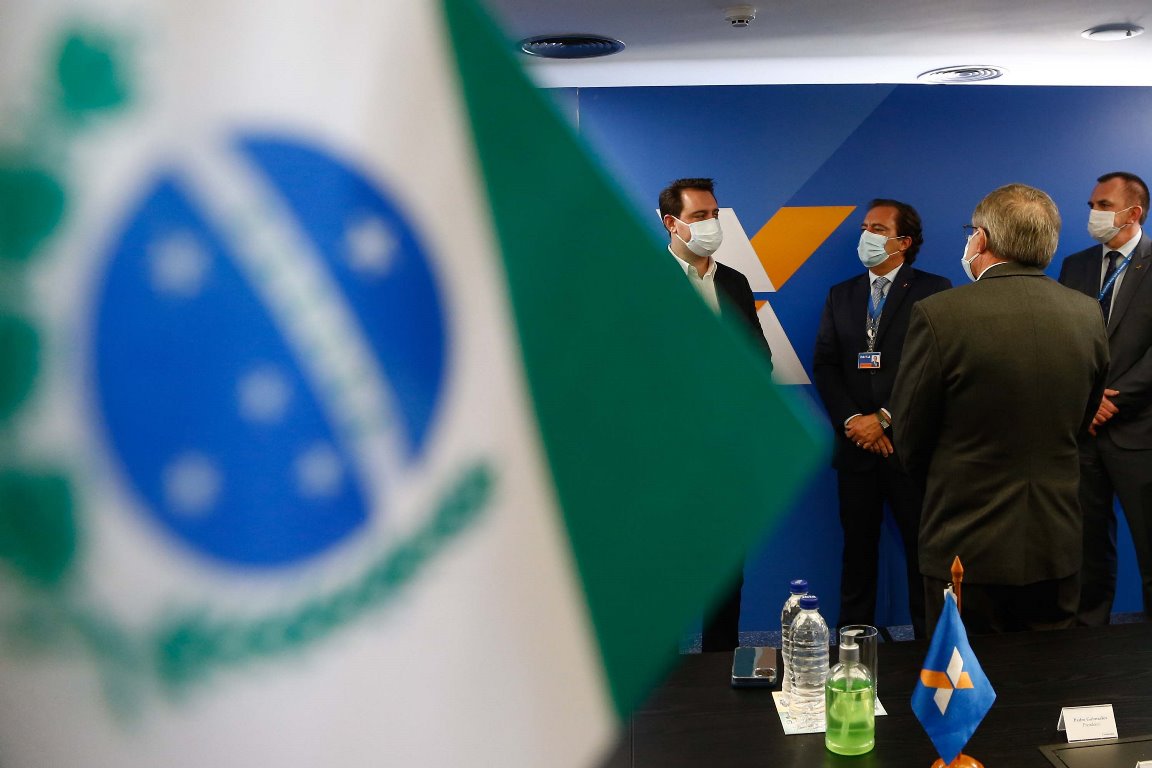 Convênio entre Estado e Caixa facilita acesso à casa própria para 30 mil famílias