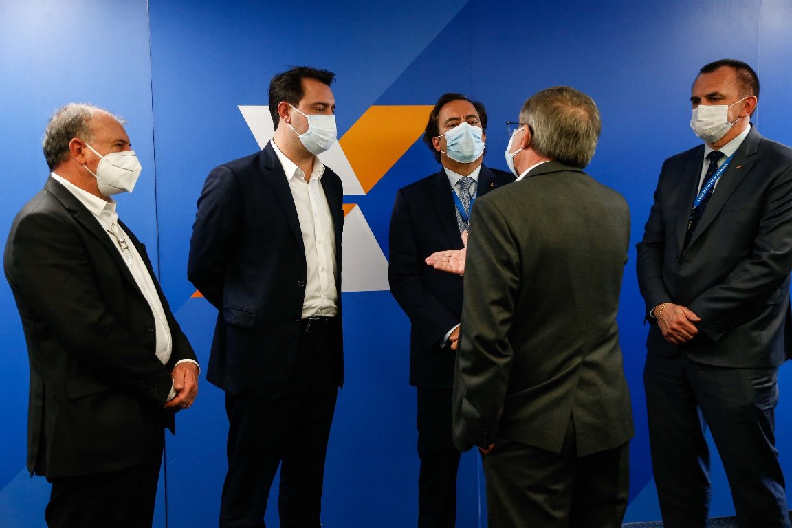 Convênio entre Estado e Caixa facilita acesso à casa própria para 30 mil famílias