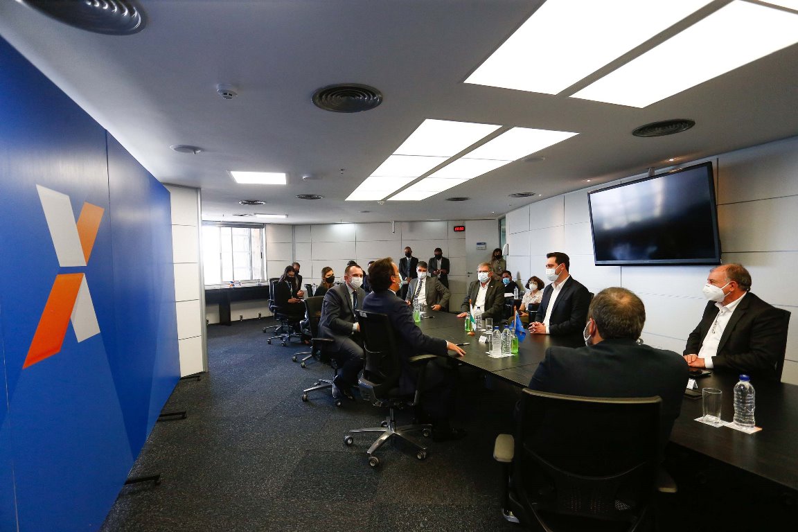 Convênio entre Estado e Caixa facilita acesso à casa própria para 30 mil famílias