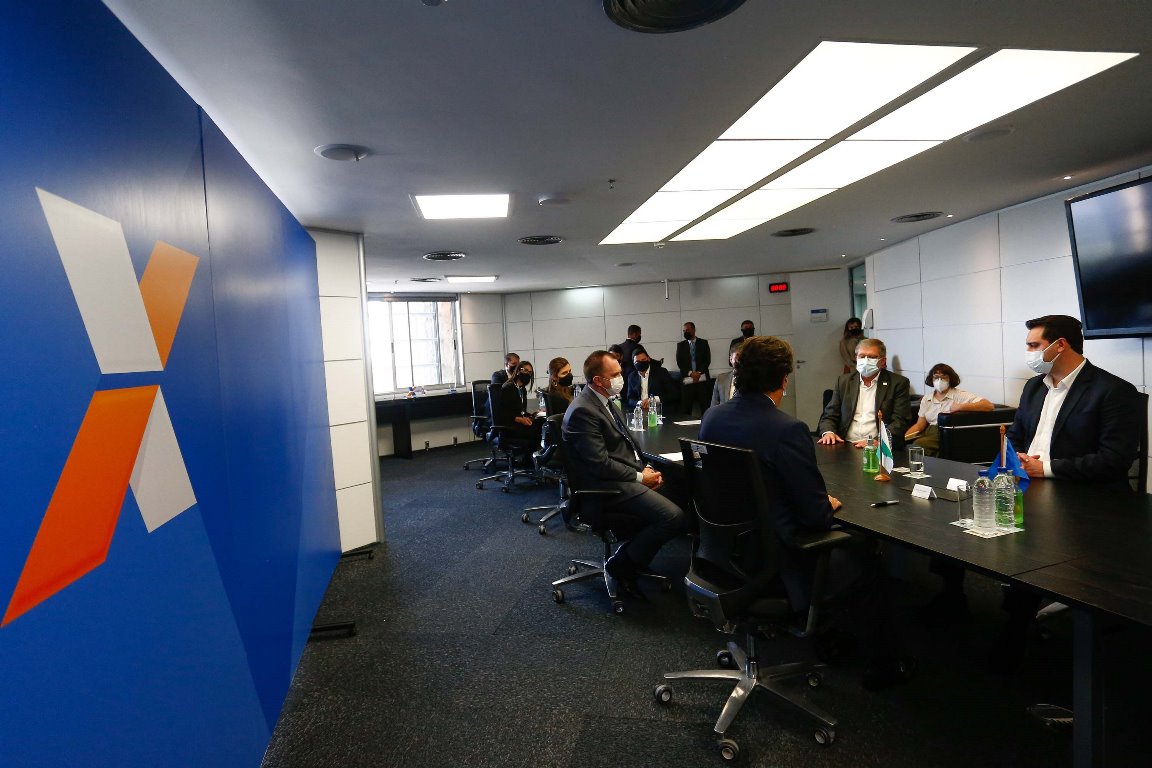 Convênio entre Estado e Caixa facilita acesso à casa própria para 30 mil famílias