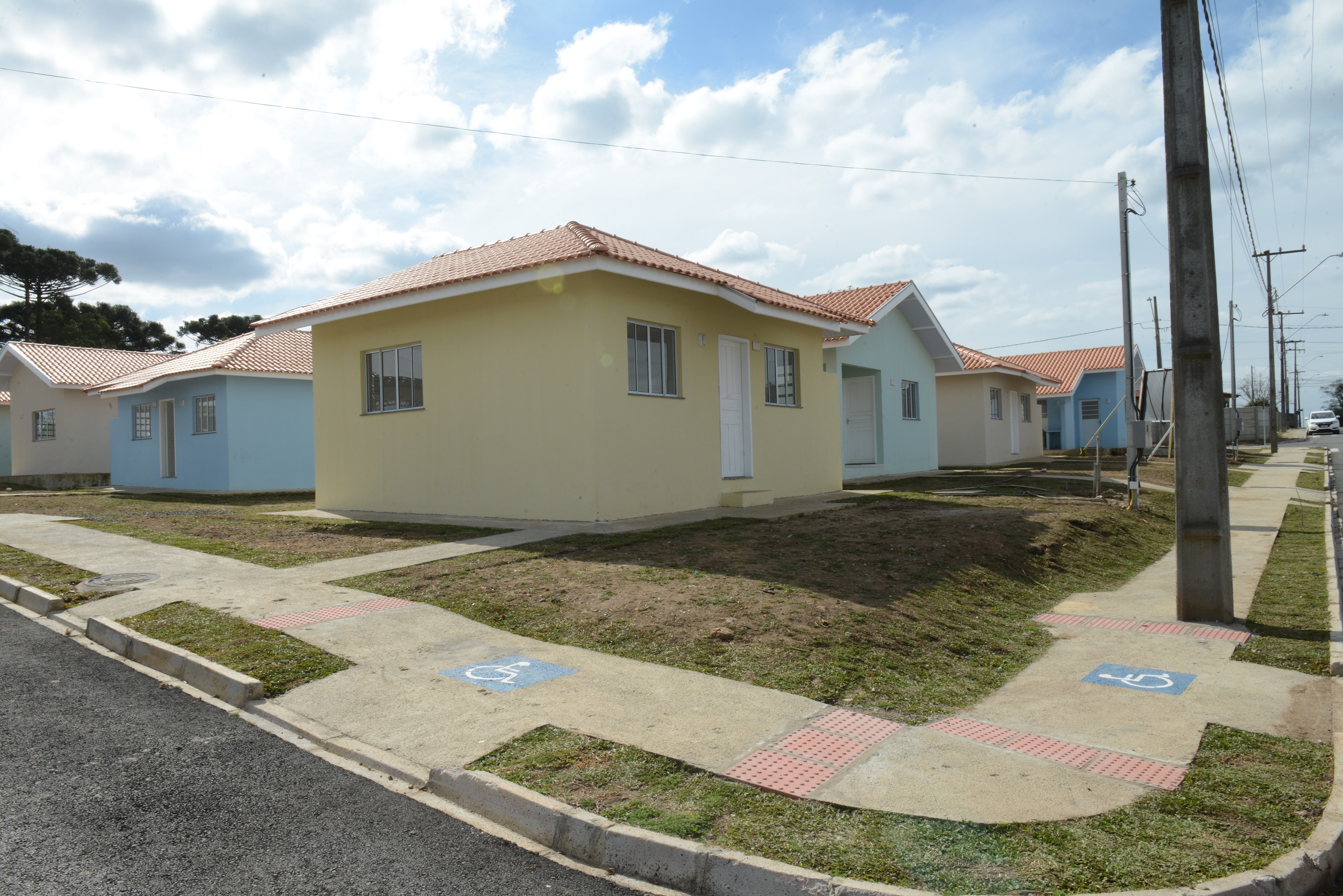 amílias de São João do Triunfo recebem chaves da casa própria