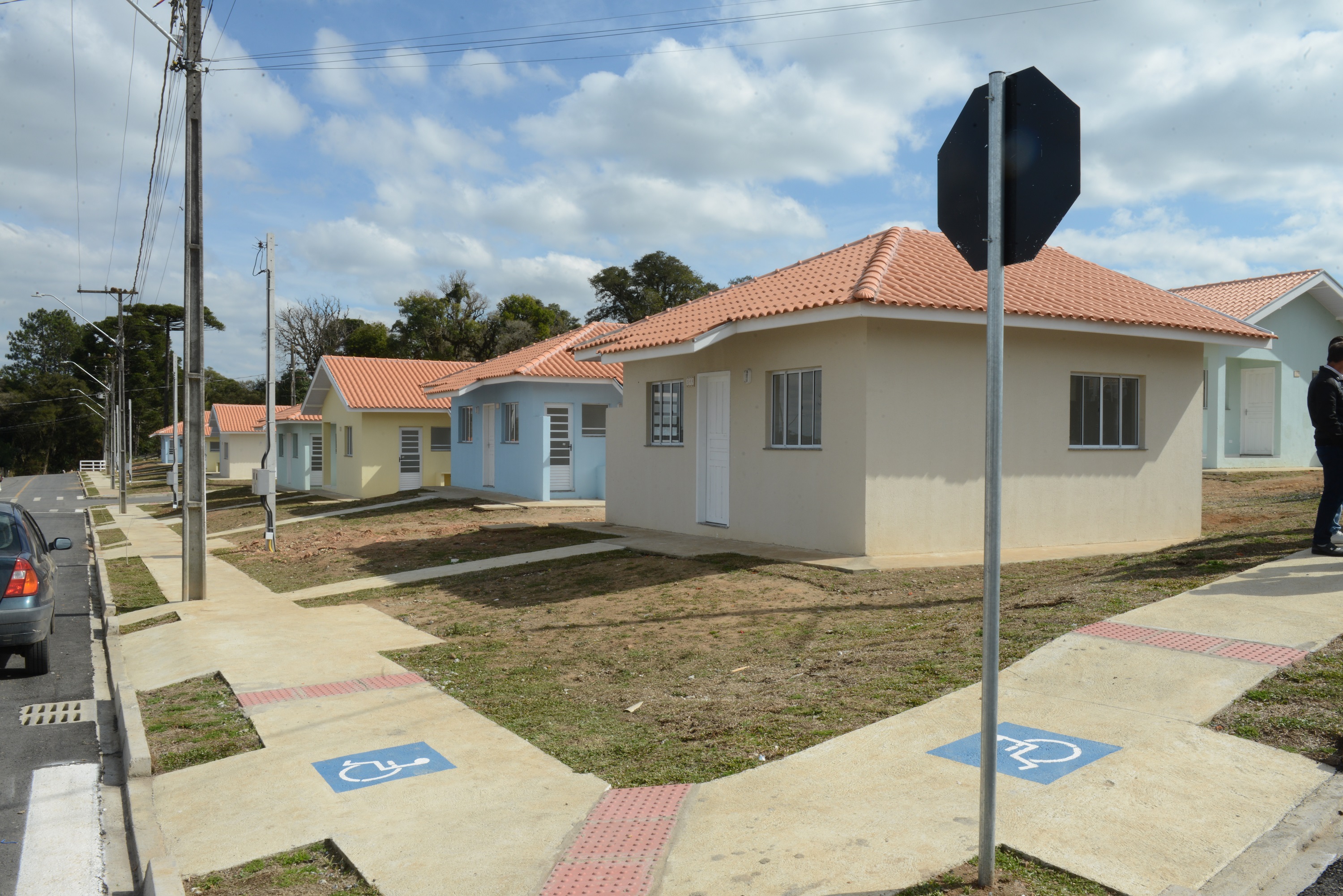 amílias de São João do Triunfo recebem chaves da casa própria