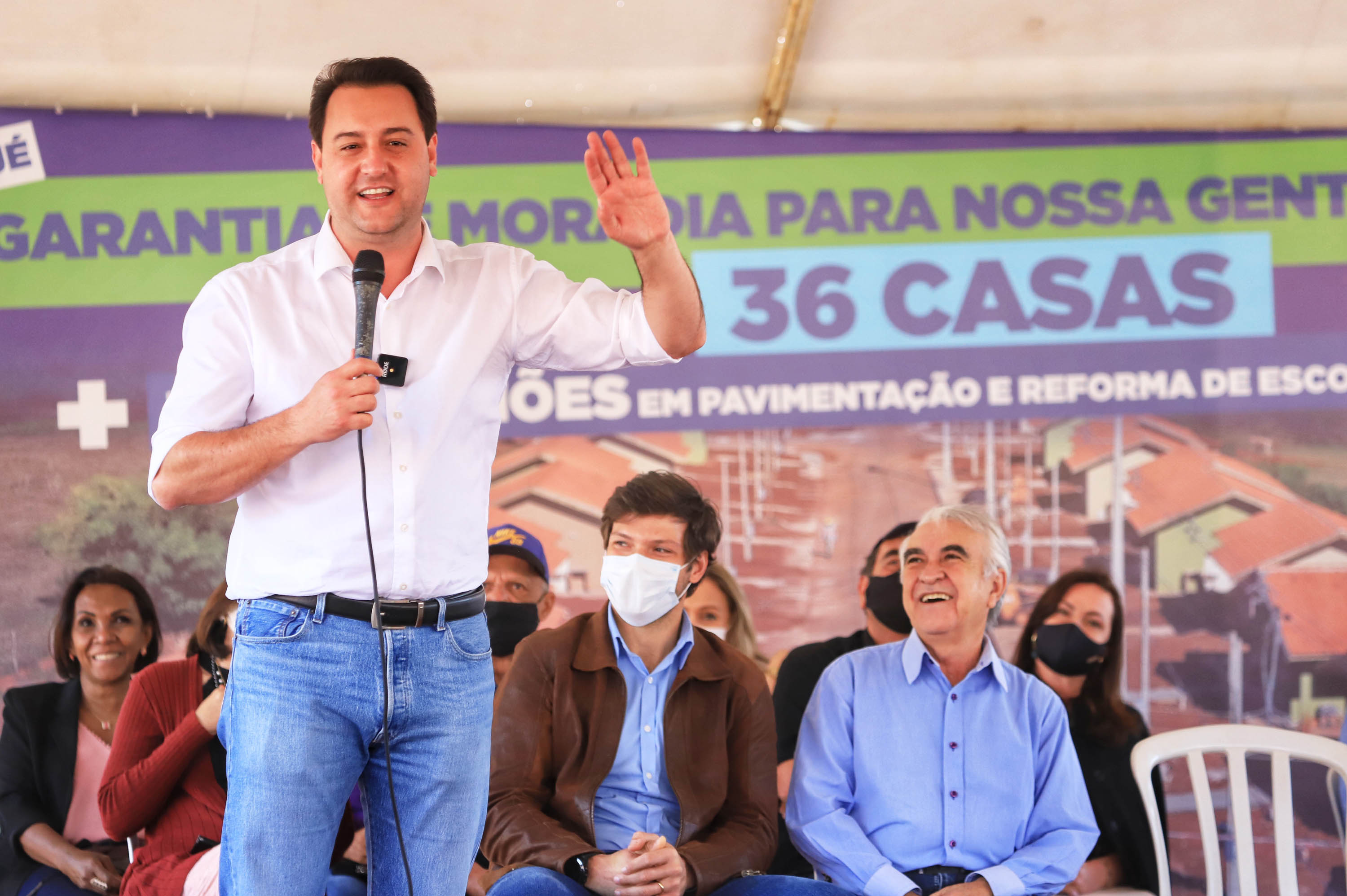 36 famílias em situação de vulnerabilidade social recebem novas casas em Itaguajé