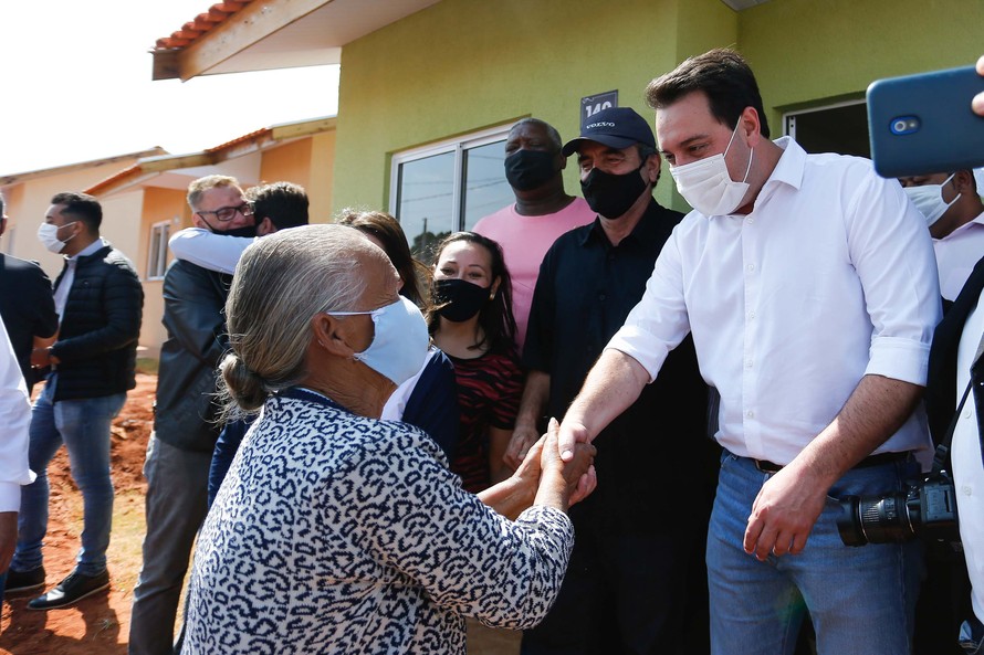 36 famílias em situação de vulnerabilidade social recebem novas casas em Itaguajé