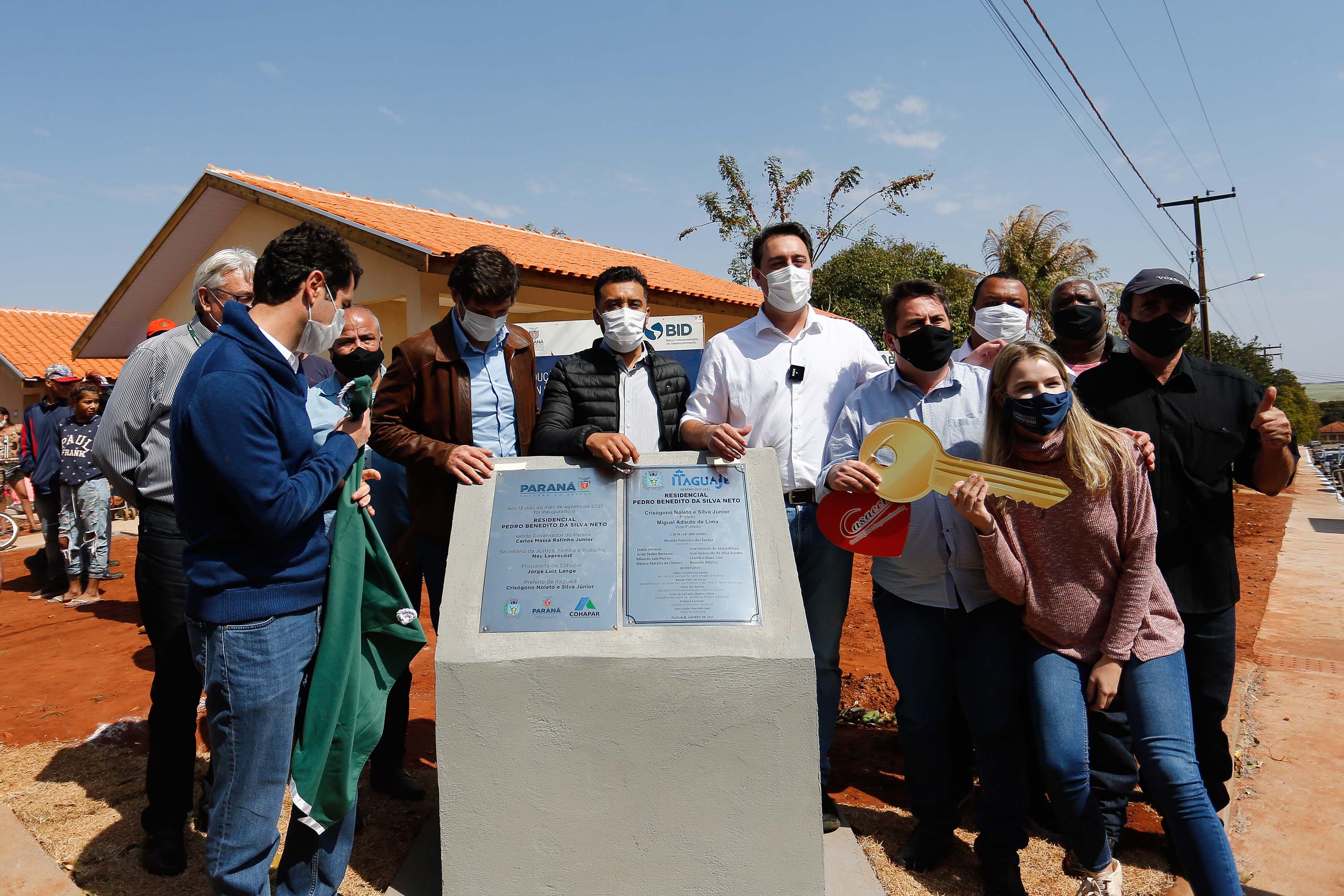 36 famílias em situação de vulnerabilidade social recebem novas casas em Itaguajé