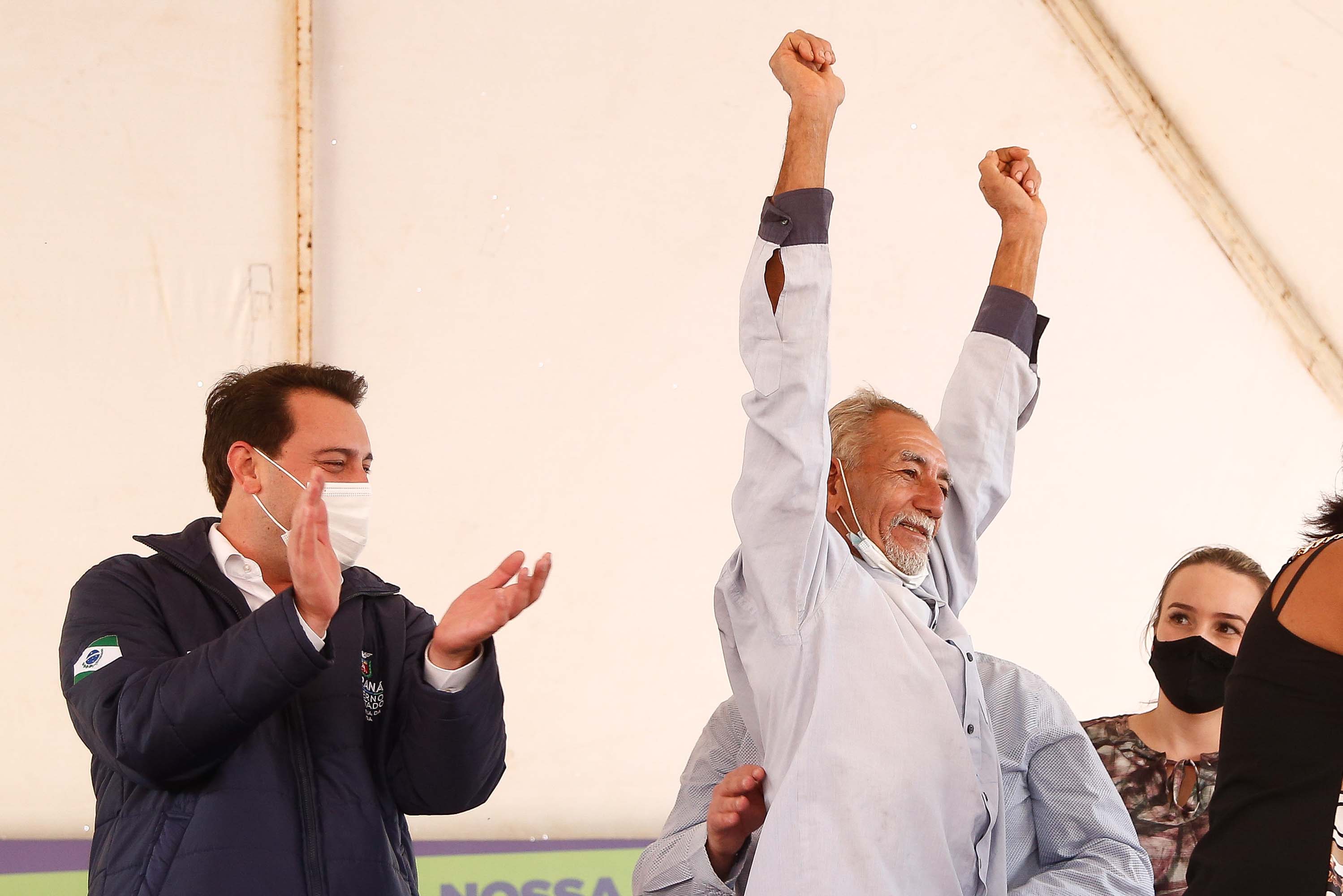 36 famílias em situação de vulnerabilidade social recebem novas casas em Itaguajé