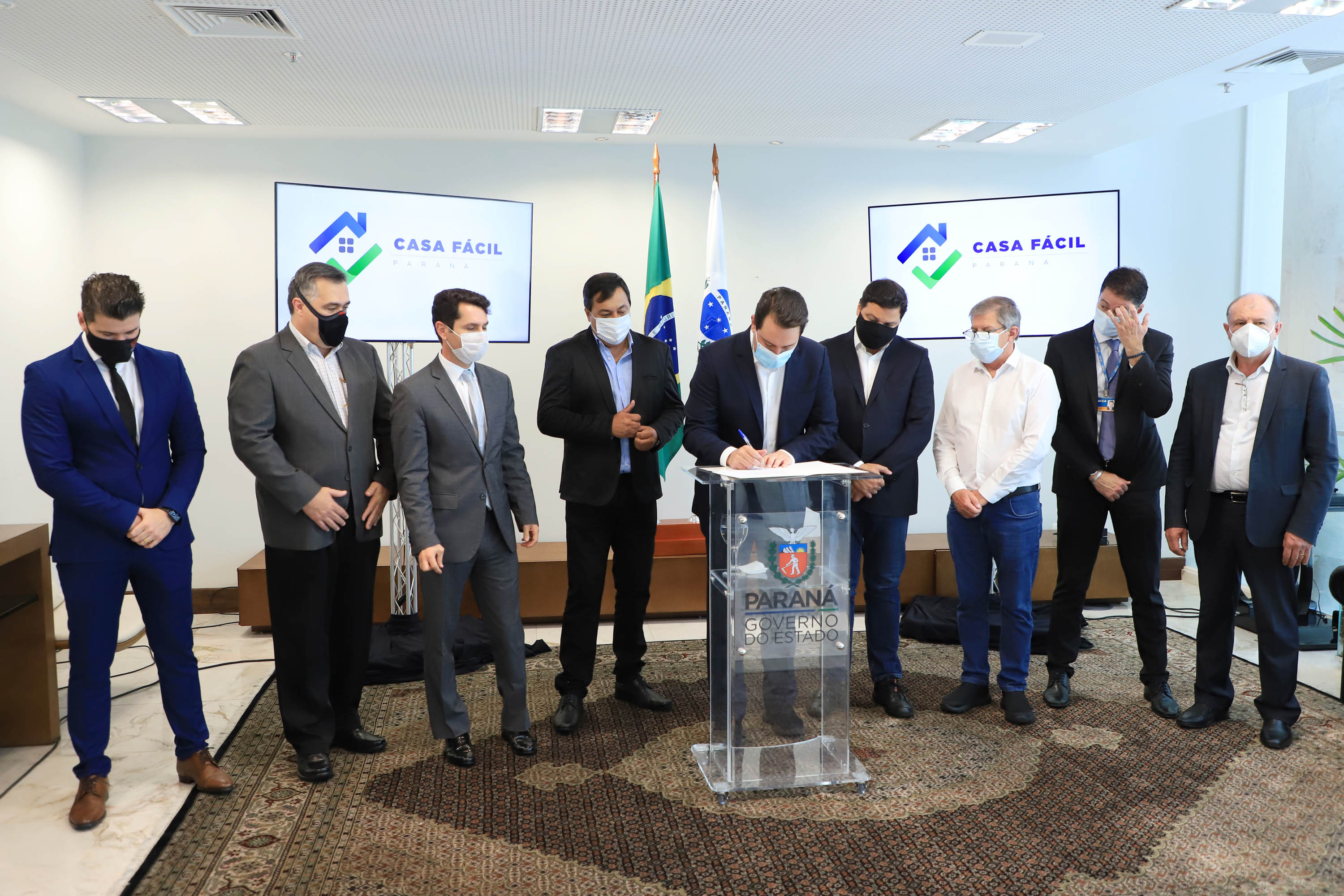 Governador libera subsídio para custeio de entrada da casa própria a 2.371 famílias