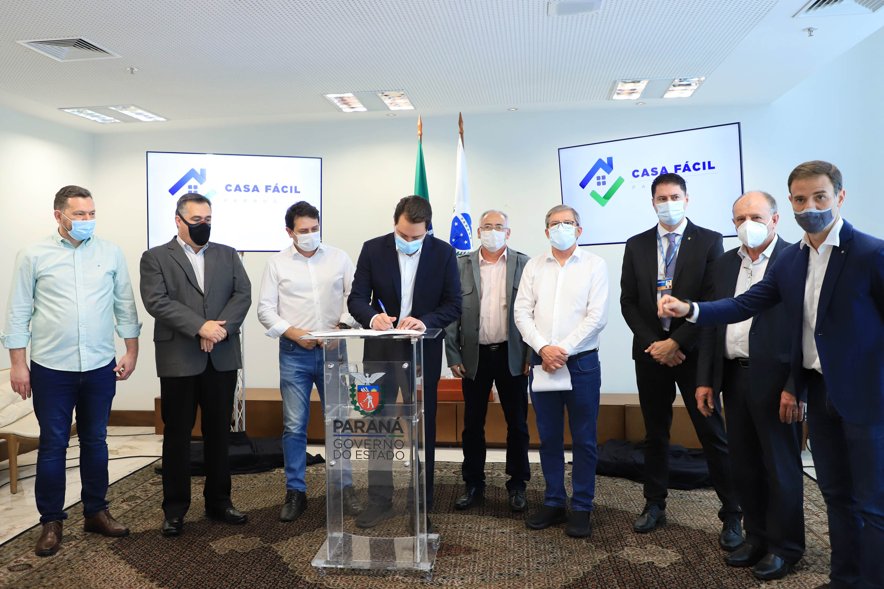 Governador libera subsídio para custeio de entrada da casa própria a 2.371 famílias