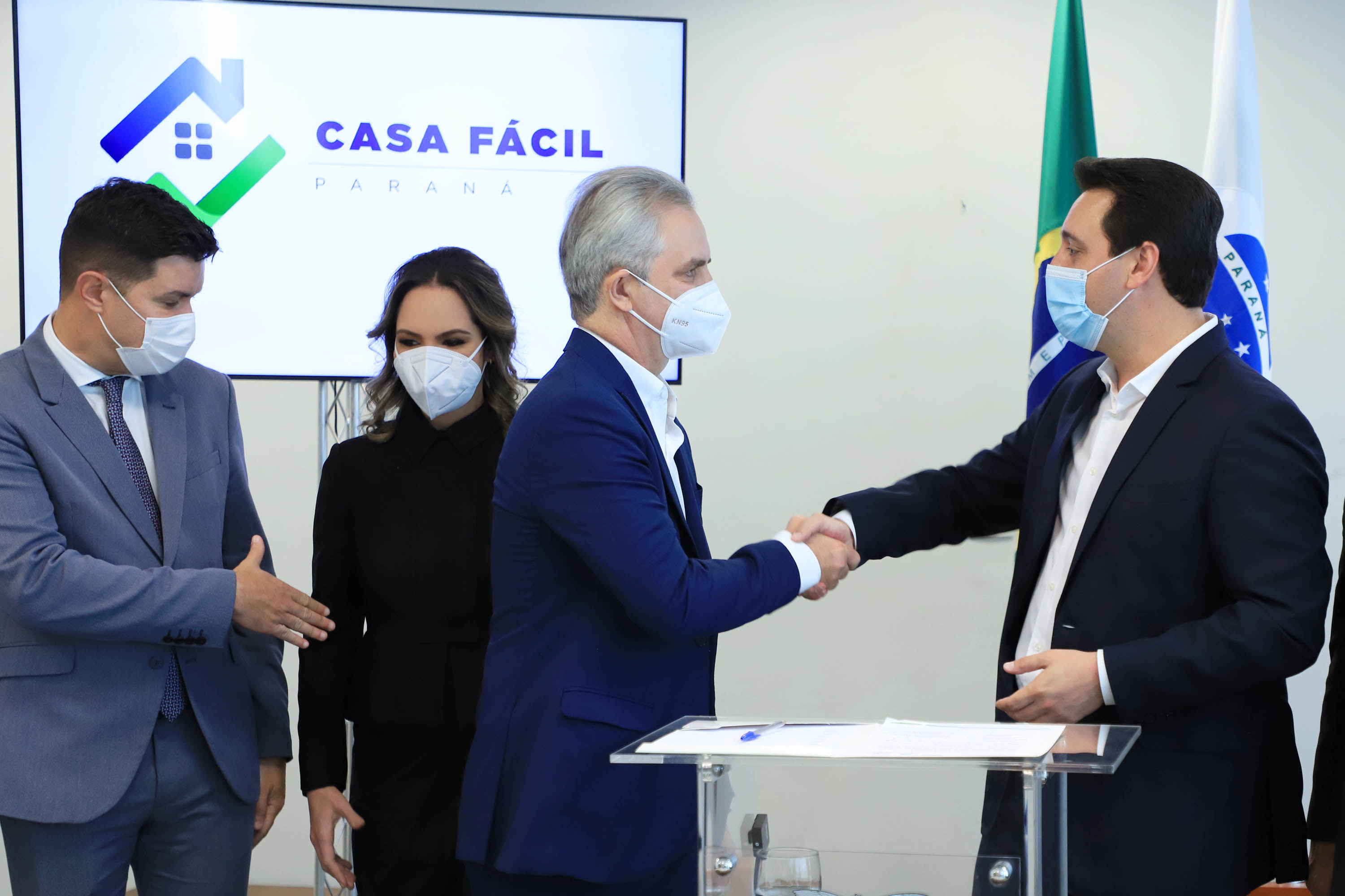 Governador libera subsídio para custeio de entrada da casa própria a 2.371 famílias