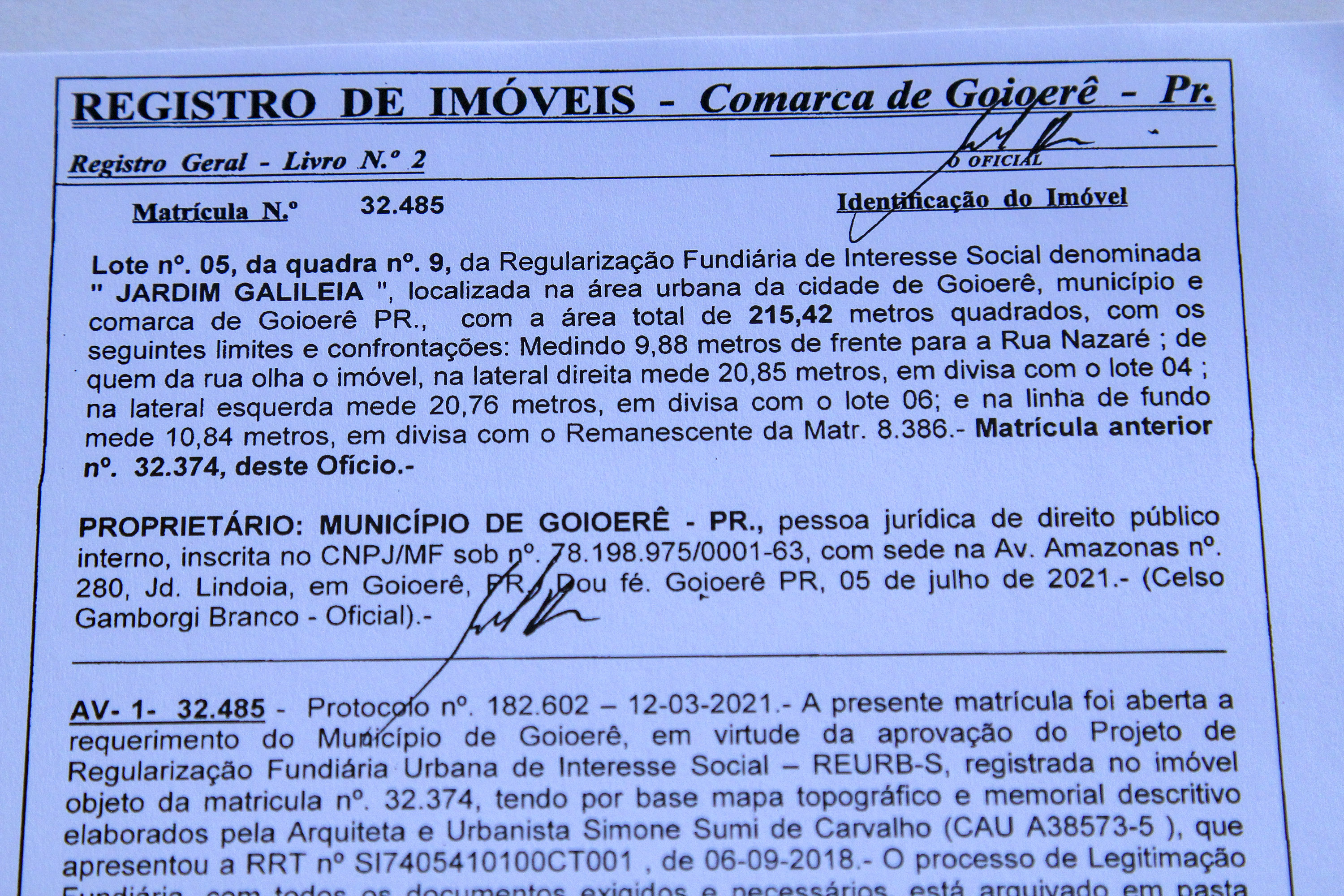 Com documentos em mãos, famílias de Goioerê celebram o Natal com casas regularizadas