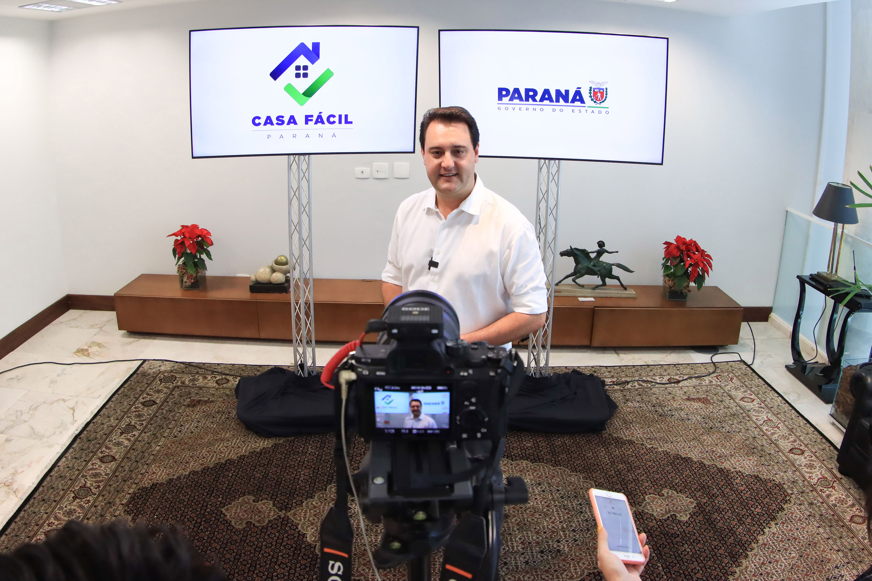 Na semana do Natal, Governo entrega mais 222 casas e novo condomínio do idoso