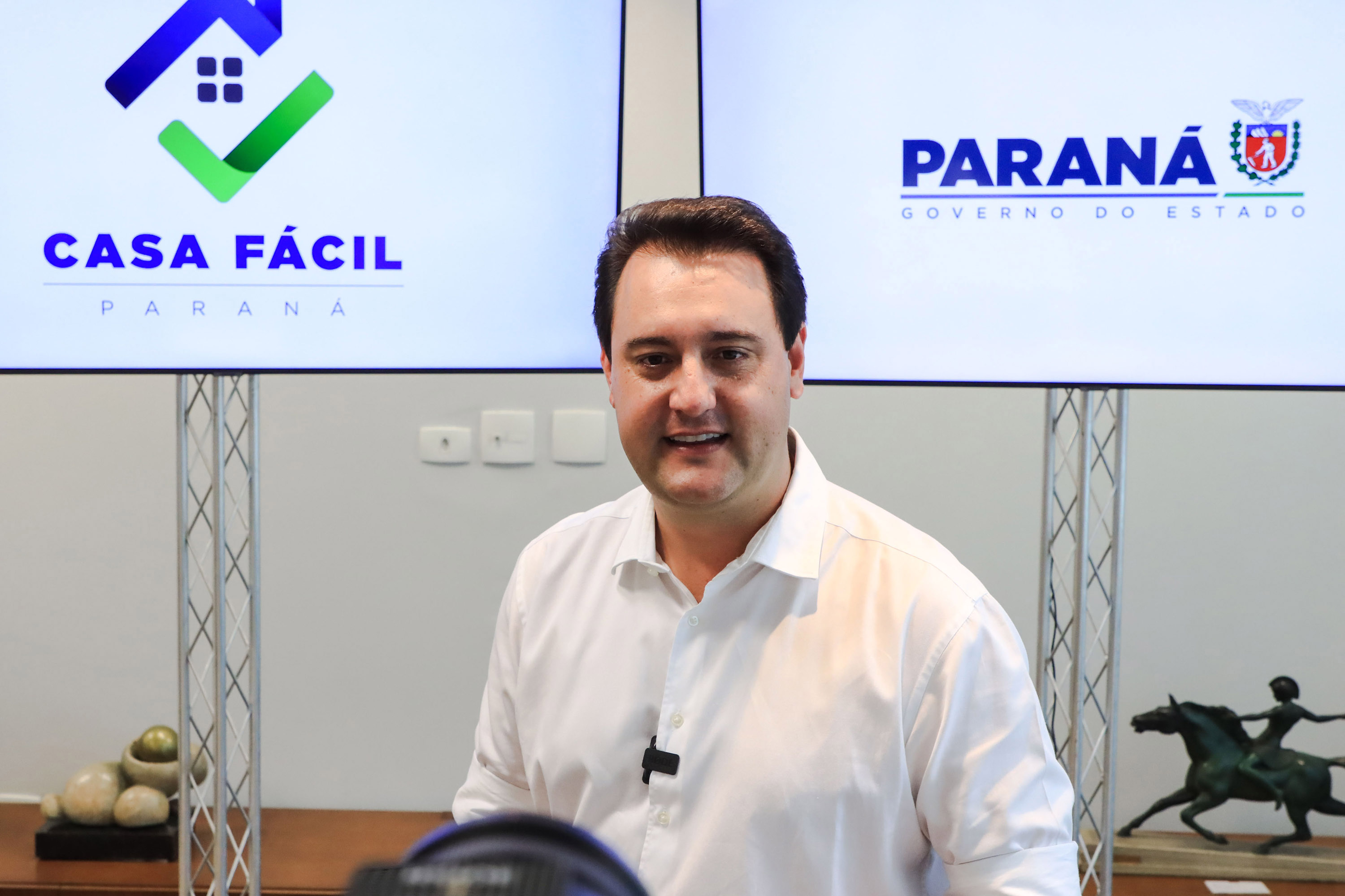 Na semana do Natal, Governo entrega mais 222 casas e novo condomínio do idoso