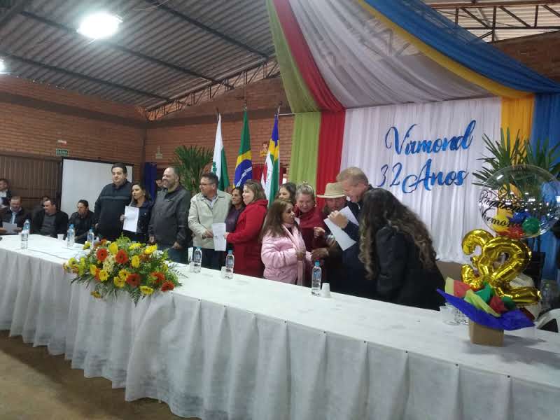 Famílias de Virmond têm casas regularizadas pelo Governo do Estado