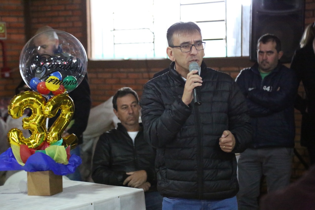 Famílias de Virmond têm casas regularizadas pelo Governo do Estado