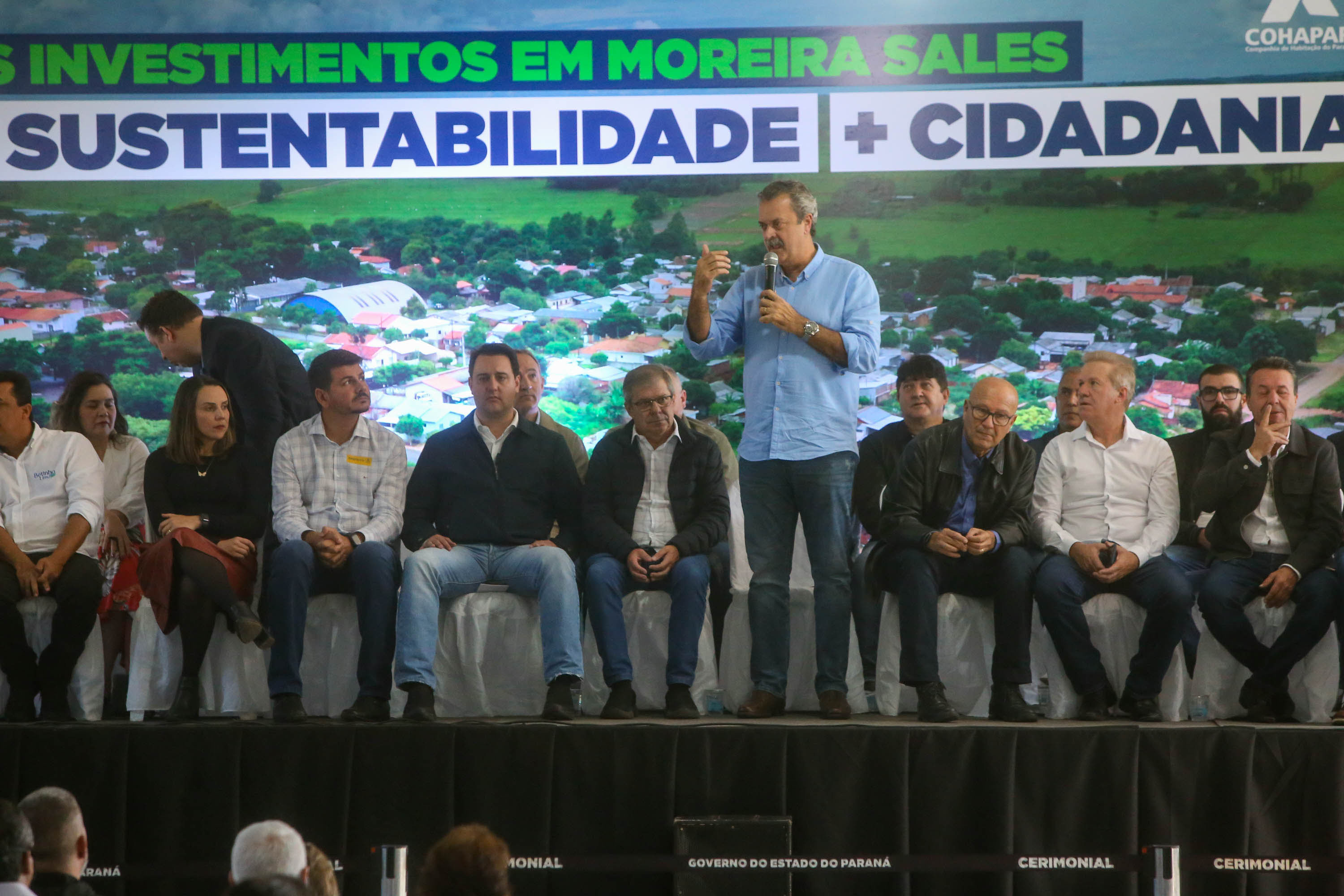 Governador entrega títulos de regularização fundiária a 52 famílias de Moreira Sales