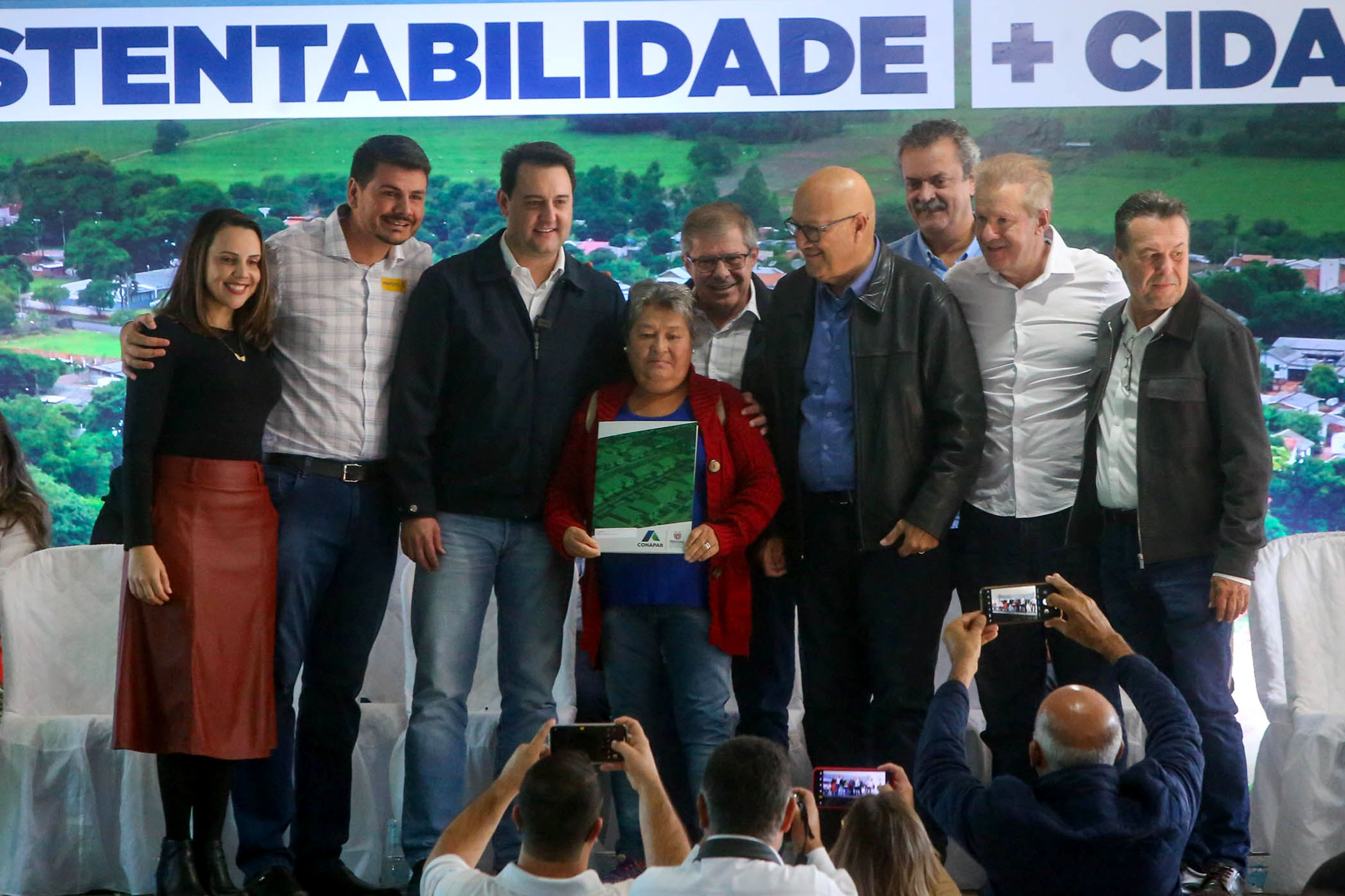 Governador entrega títulos de regularização fundiária a 52 famílias de Moreira Sales