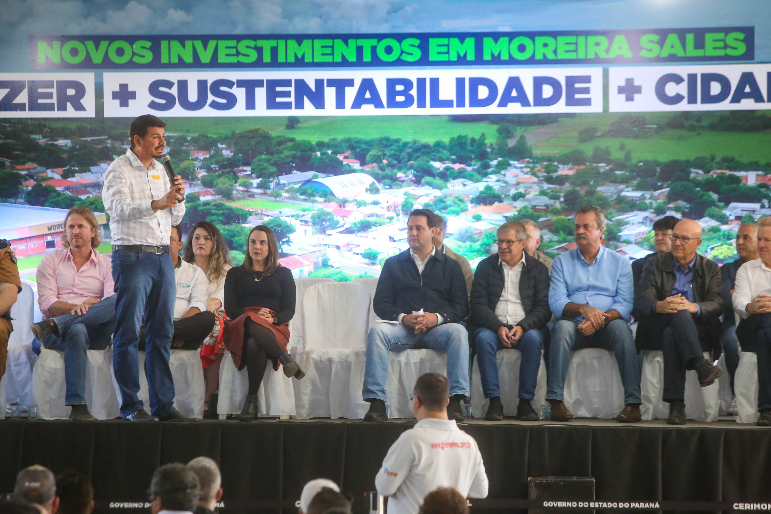Governador entrega títulos de regularização fundiária a 52 famílias de Moreira Sales