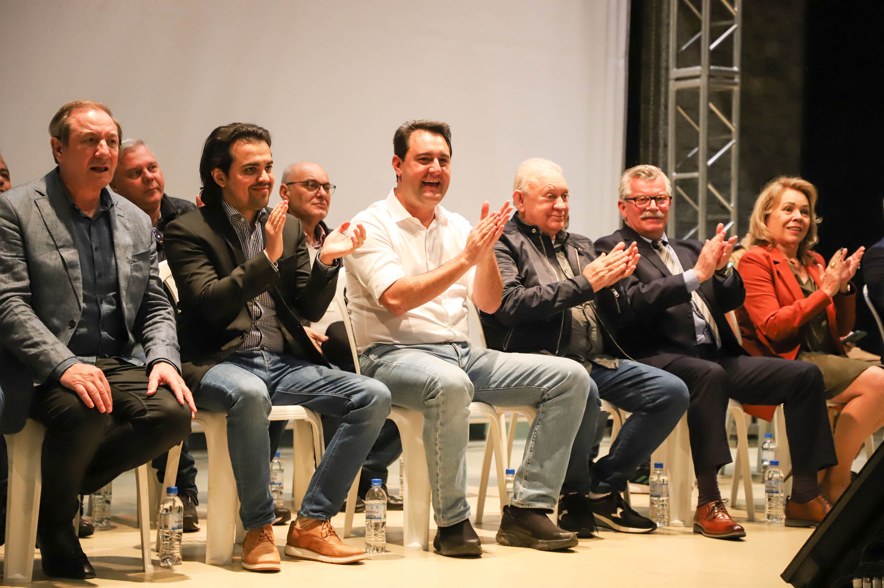 Títulos de propriedade entregues pelo Governo dão segurança a 296 famílias de Palmas