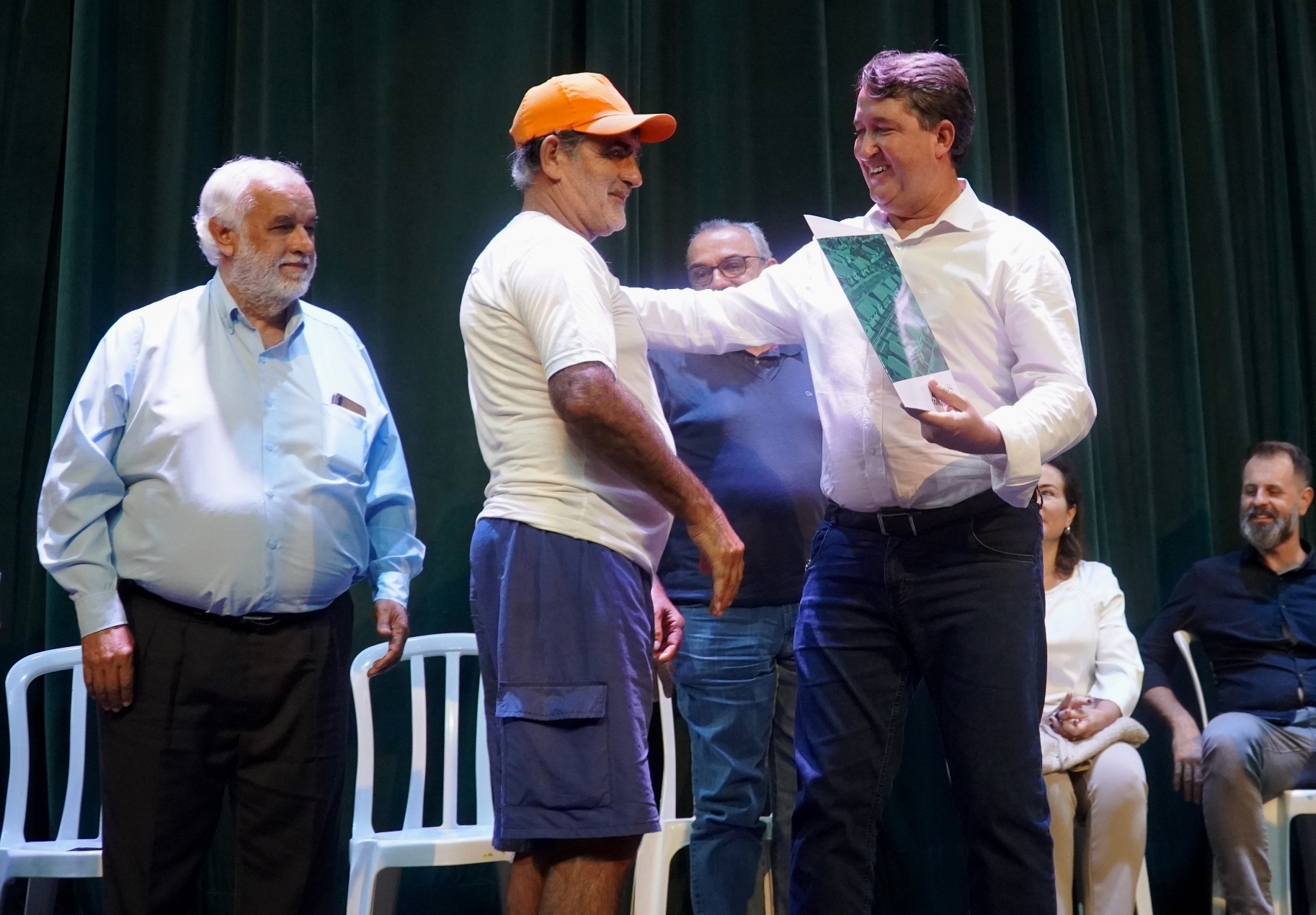 Governo do Estado regulariza 118 imóveis sem registro em Umuarama