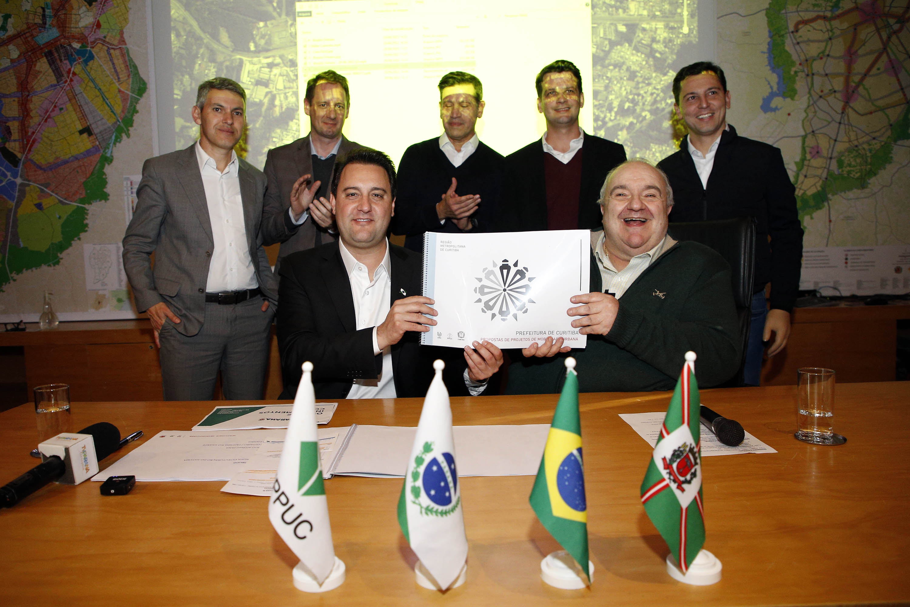 Estado e Prefeitura de Curitiba firmam novas parcerias para habitação e transporte público