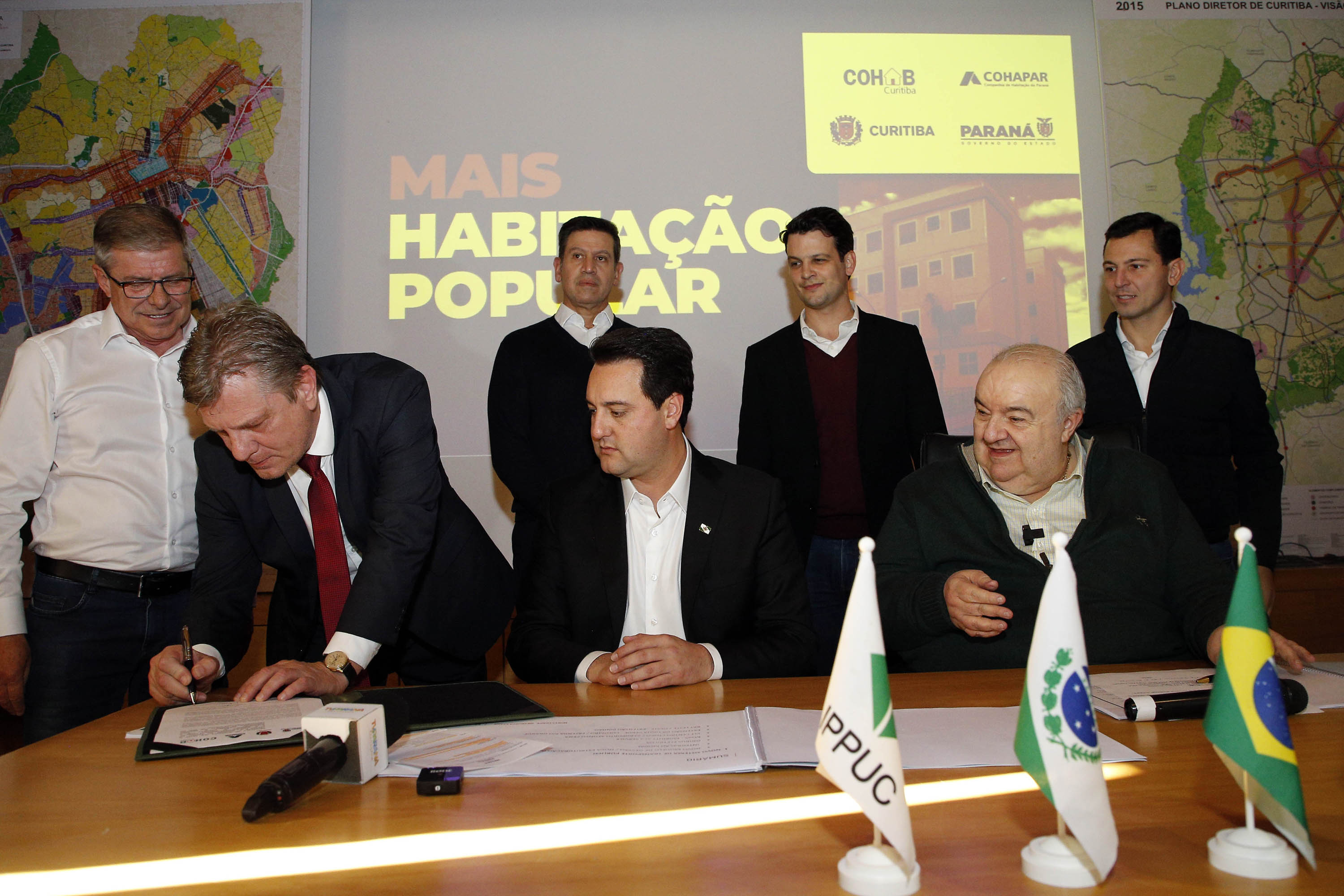 Estado e Prefeitura de Curitiba firmam novas parcerias para habitação e transporte público