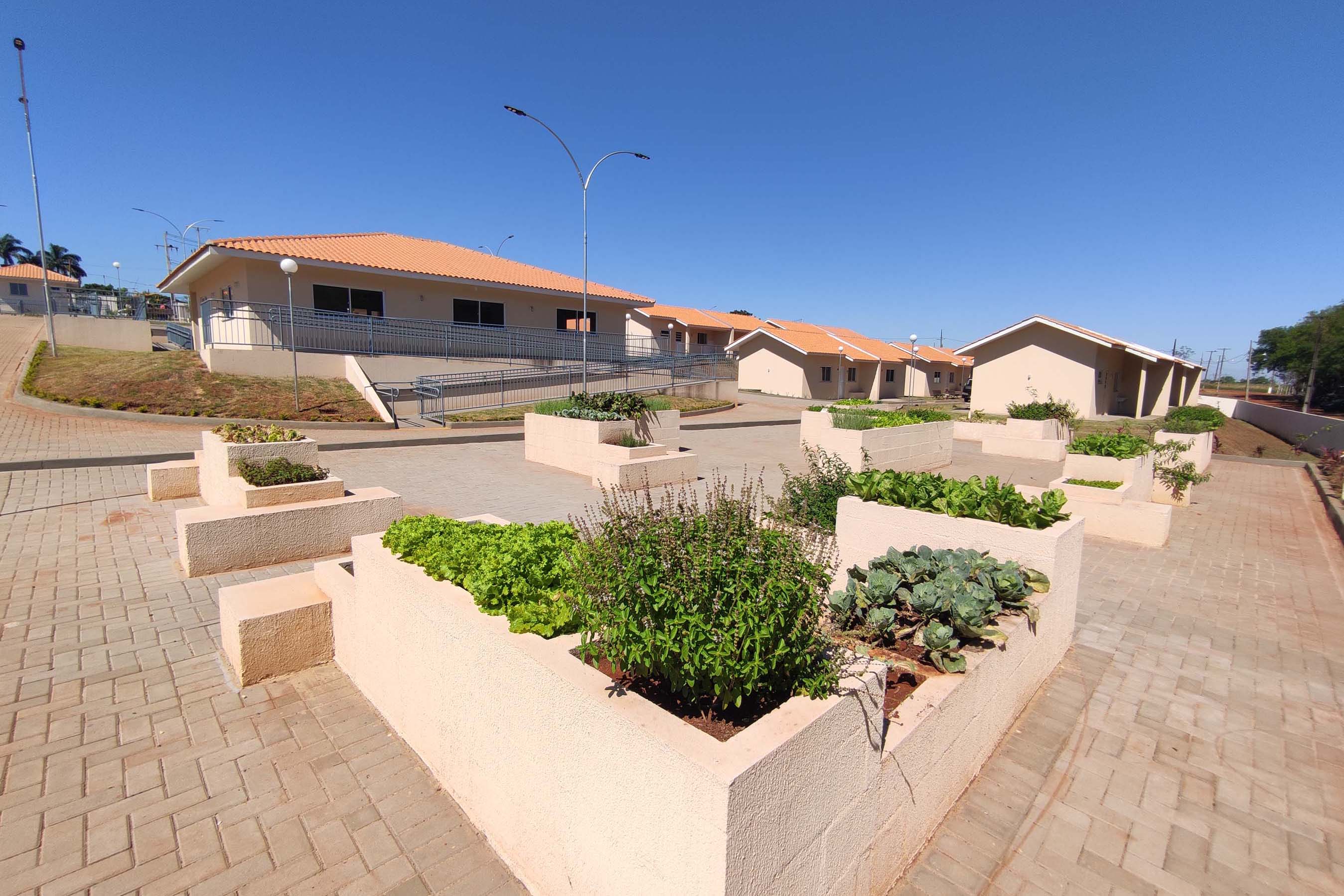 Condomínios melhoram condições de moradia e facilitam acesso a serviços públicos para idosos