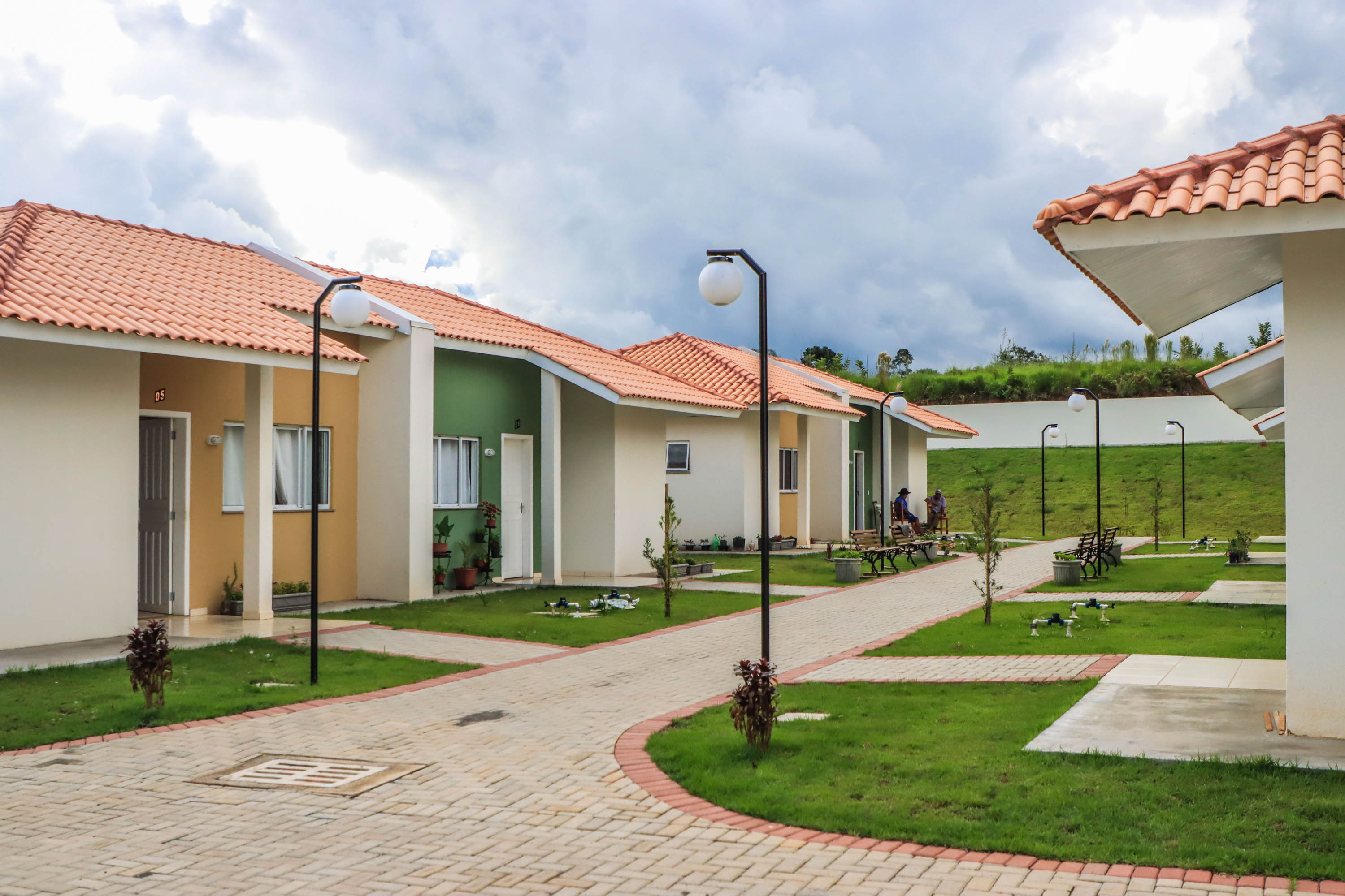 Condomínios melhoram condições de moradia e facilitam acesso a serviços públicos para idosos