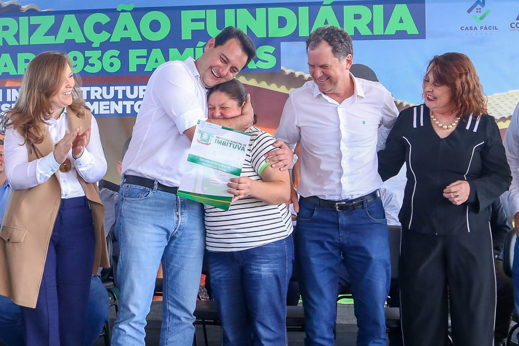 Governador regulariza moradia de 936 famílias em Imbituva e libera R$ 15 milhões para a cidade