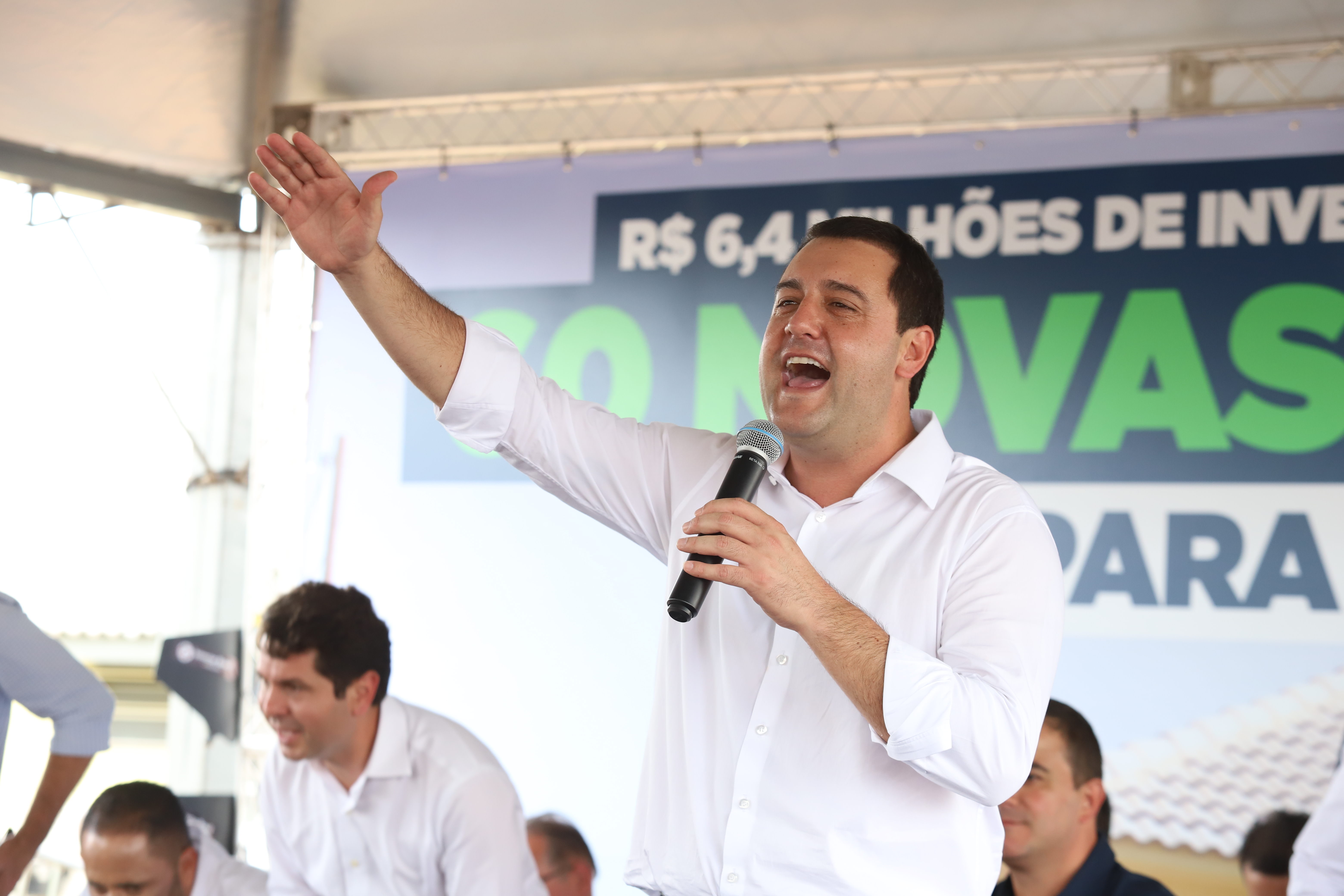 Governador inaugura conjunto com 60 moradias em Atalaia