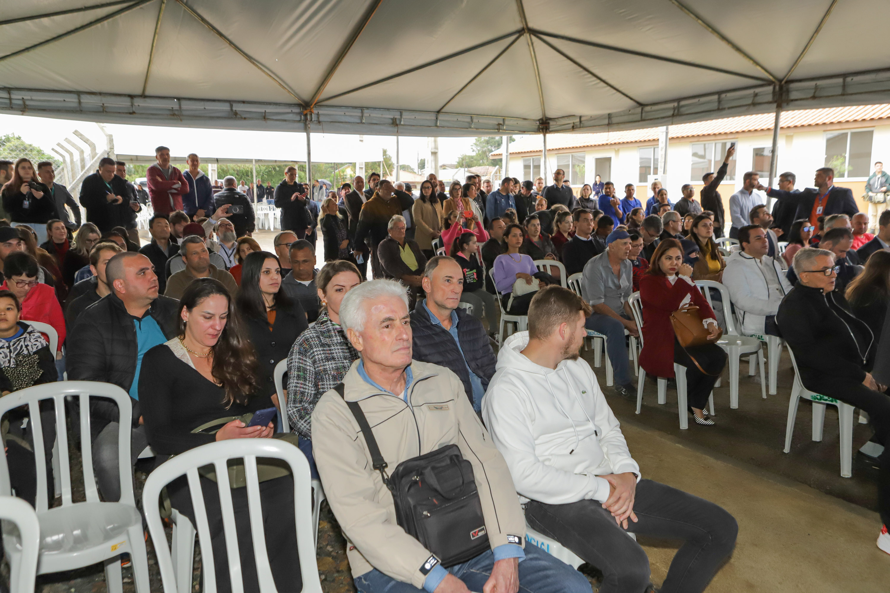Com apoio da Estado, 94 famílias da Lapa recebem as chaves da casa própria