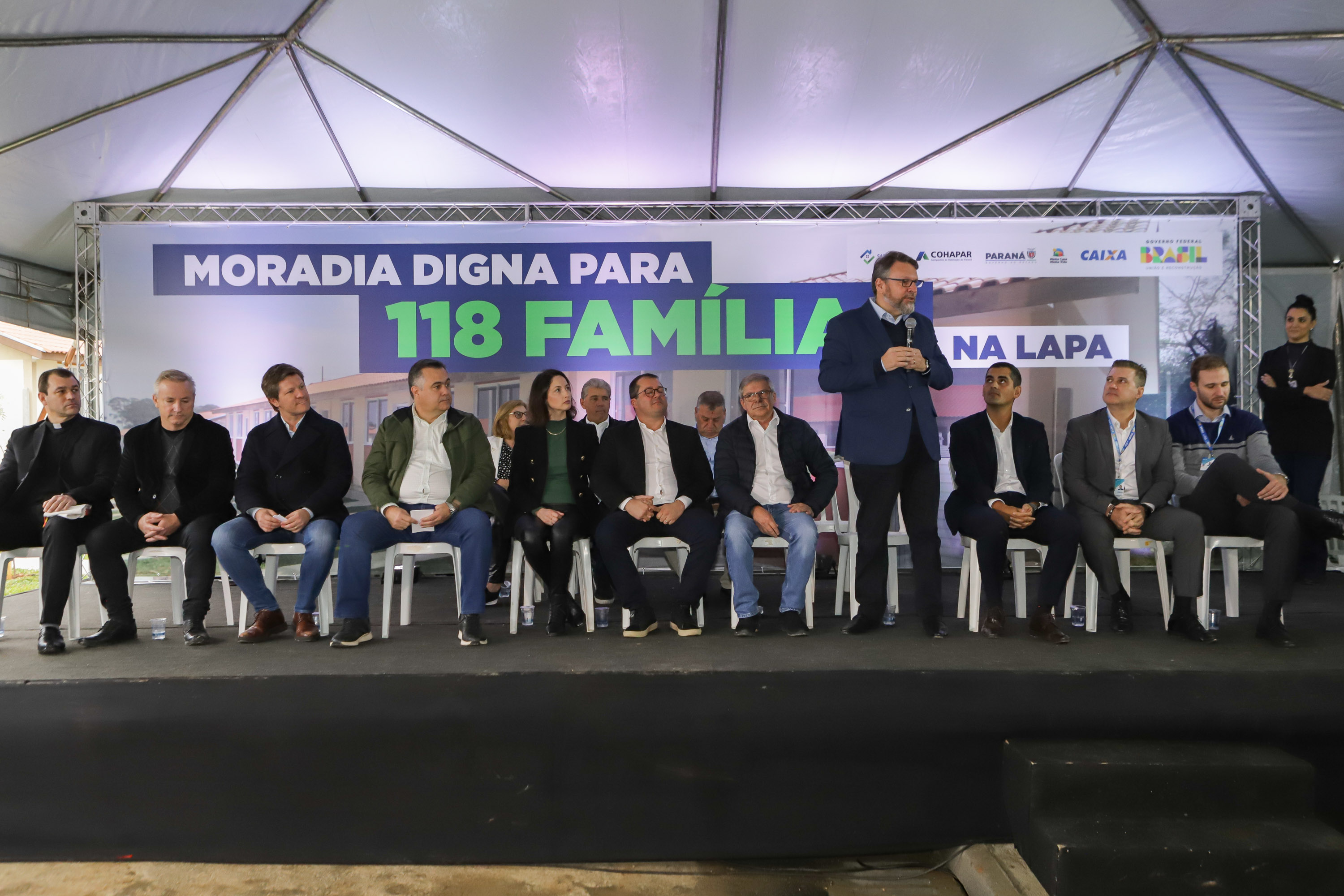 Com apoio da Estado, 94 famílias da Lapa recebem as chaves da casa própria