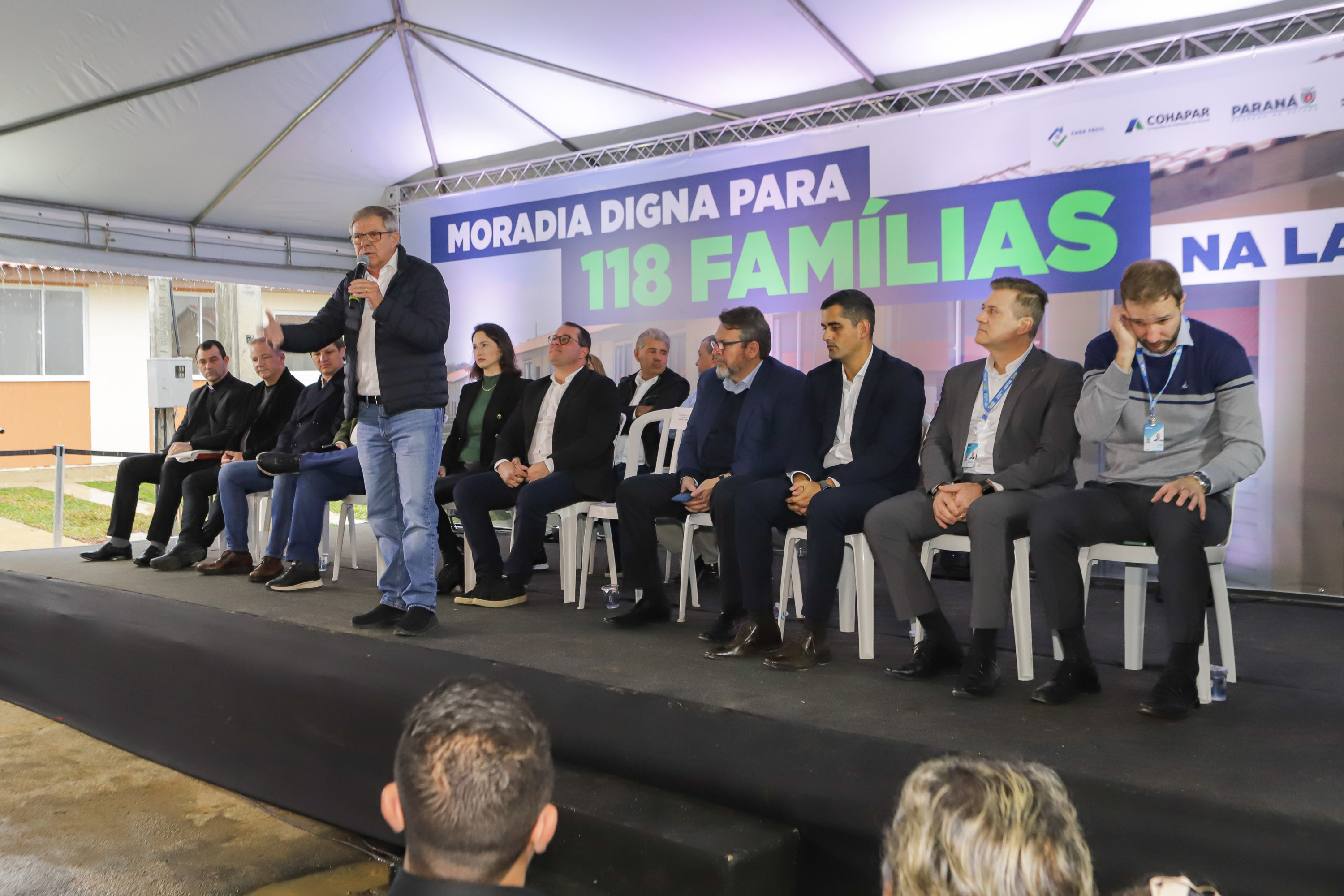 Com apoio da Estado, 94 famílias da Lapa recebem as chaves da casa própria