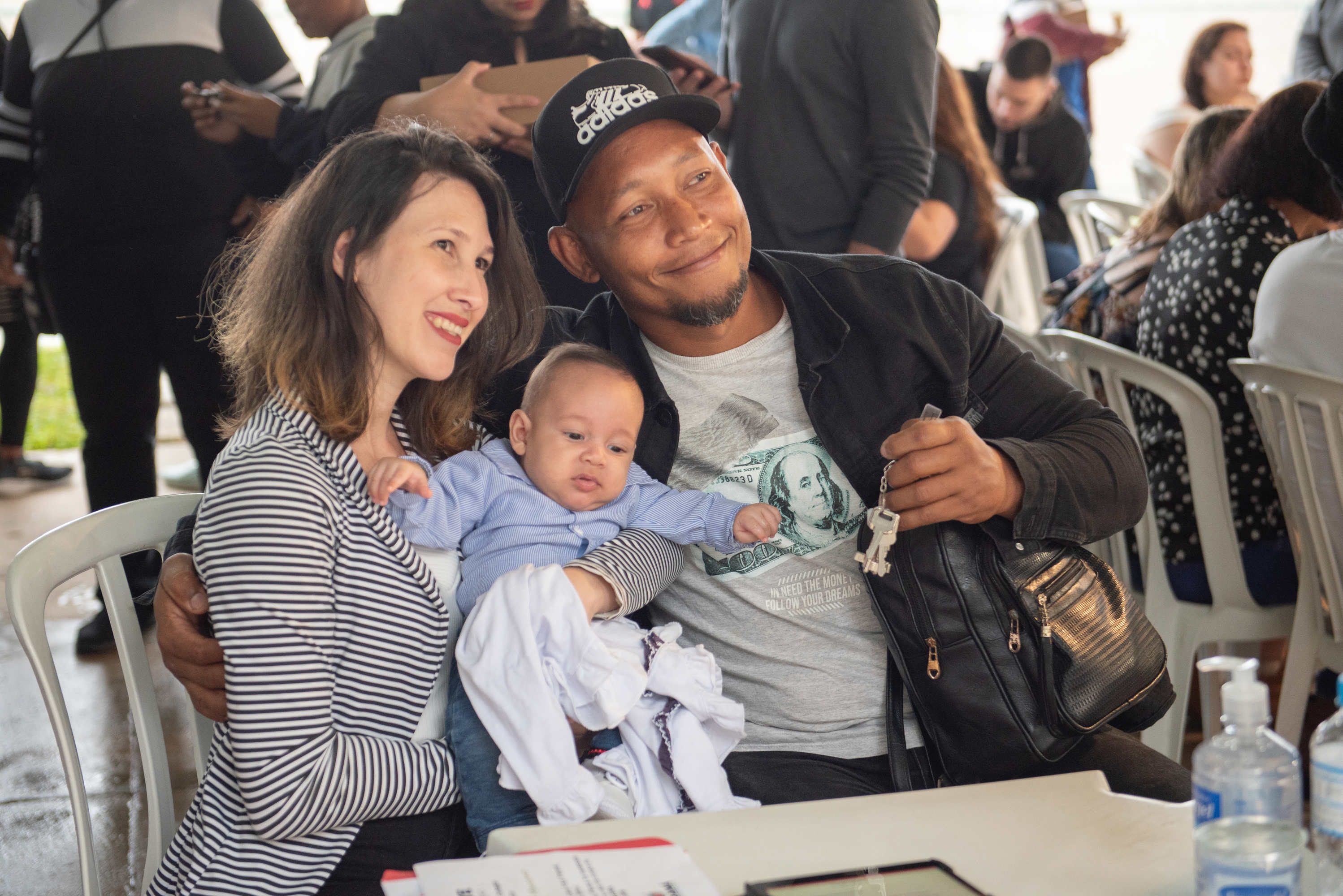 Com subsídios do Estado para entrada, 448 famílias recebem a casa própria em Curitiba