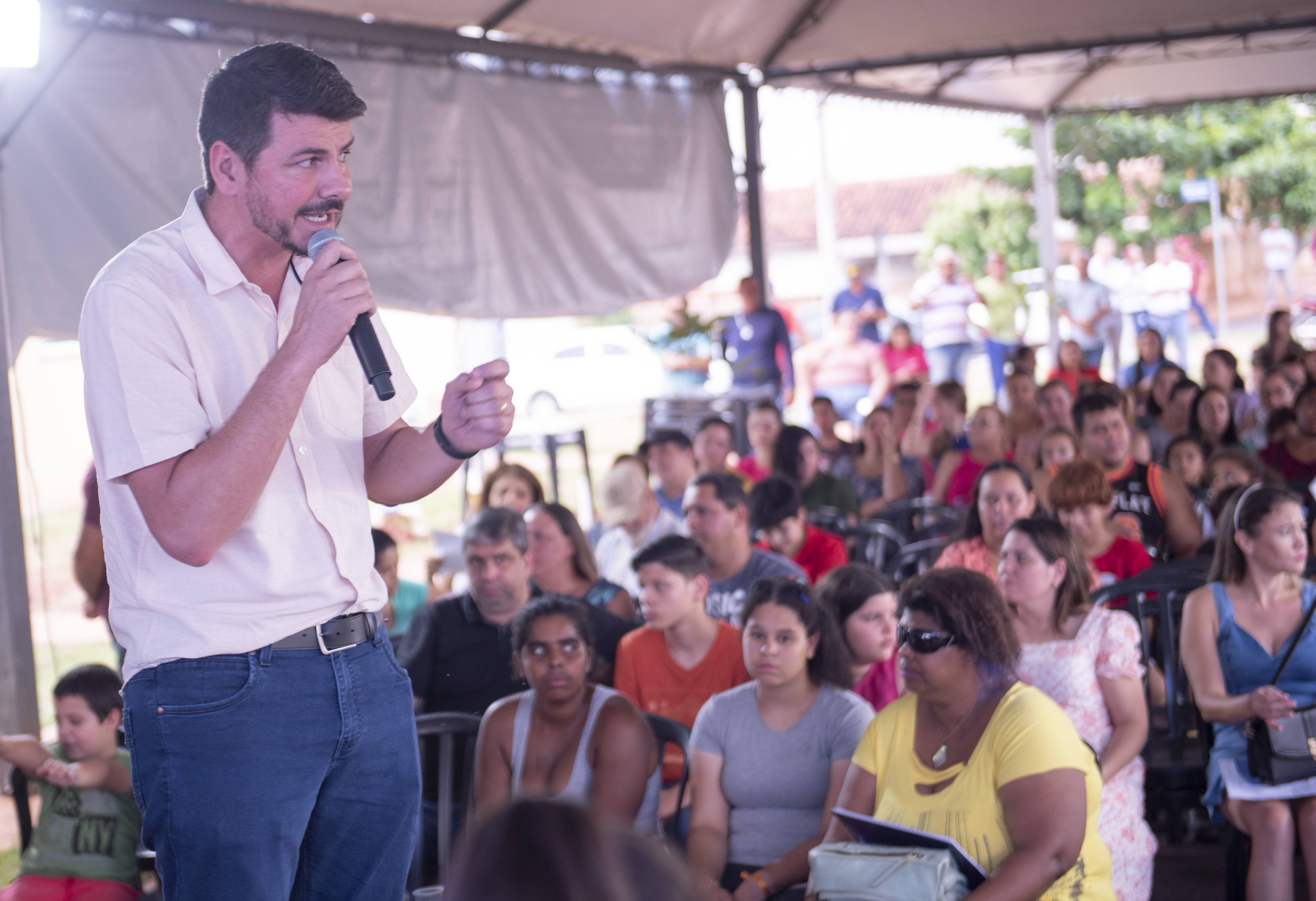 Famílias de Moreira Sales recebem as chaves da casa própria após subsídio do Estado