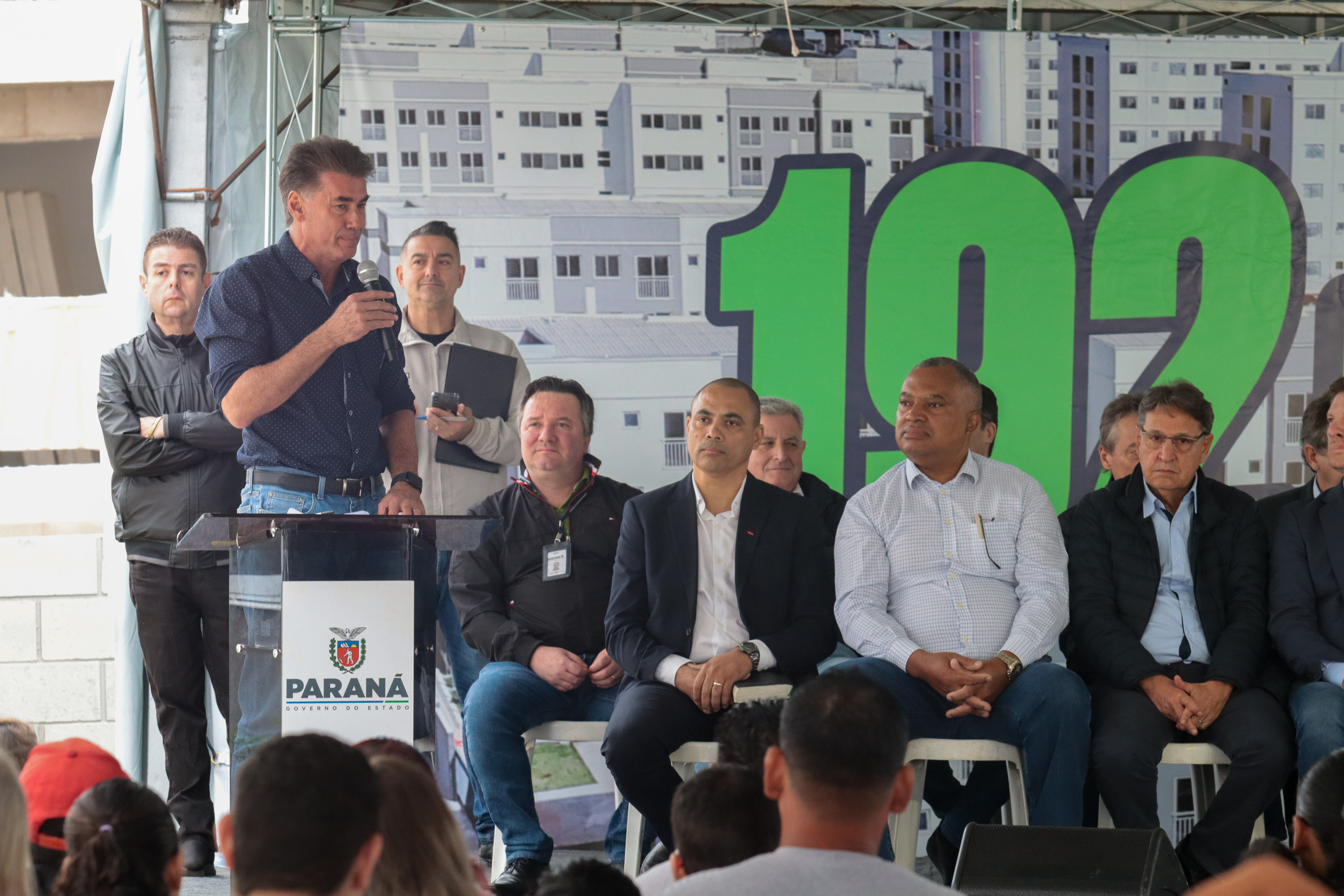 Casa Fácil Paraná: com apoio do Estado, famílias de Cascavel recebem chaves