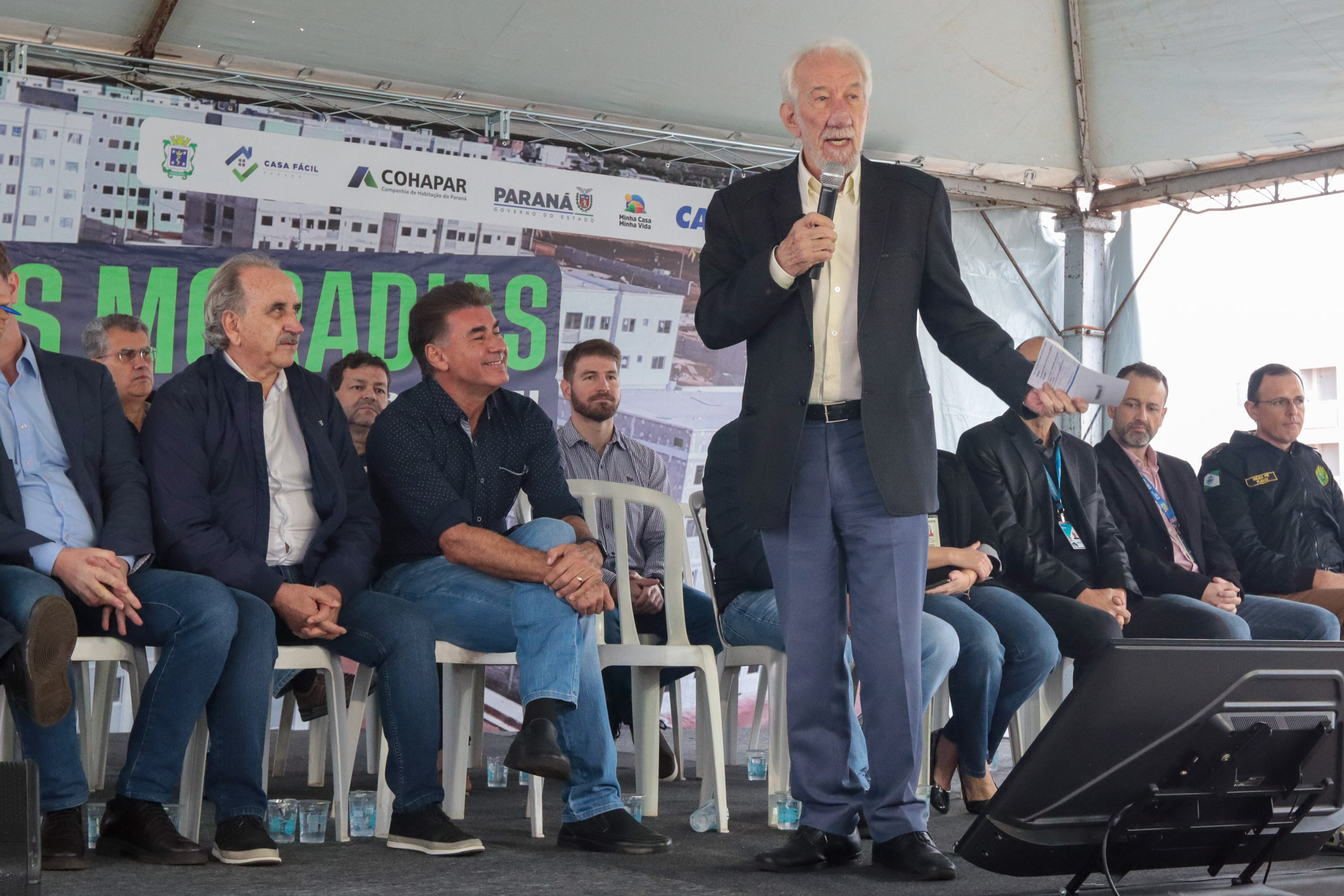 Casa Fácil Paraná: com apoio do Estado, famílias de Cascavel recebem chaves