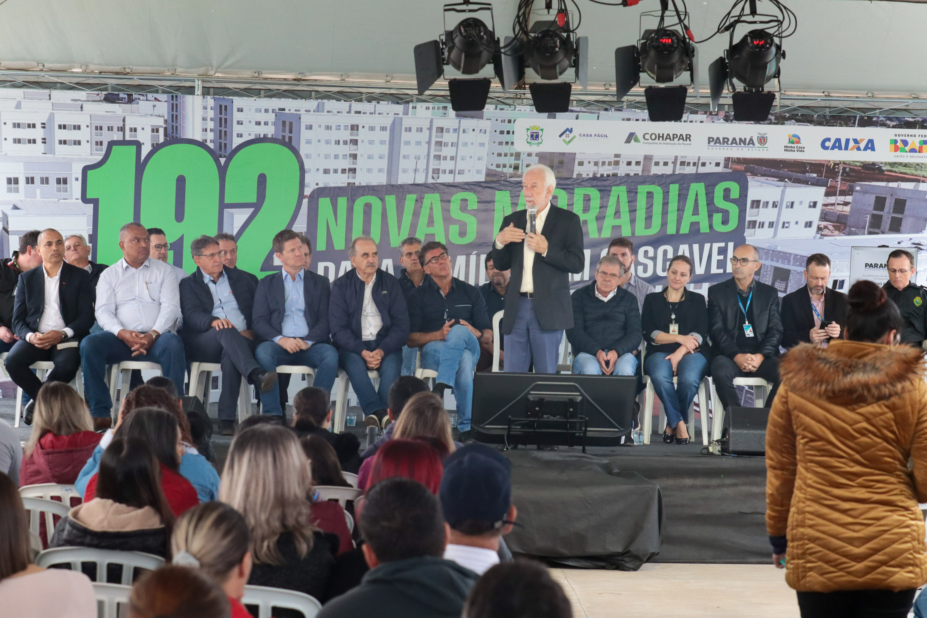 Casa Fácil Paraná: com apoio do Estado, famílias de Cascavel recebem chaves